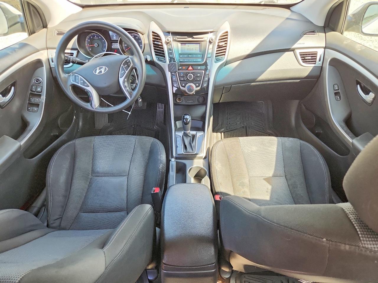 2013 Hyundai Elantra Gt Base Silver vin: KMHD35LEXDU129239