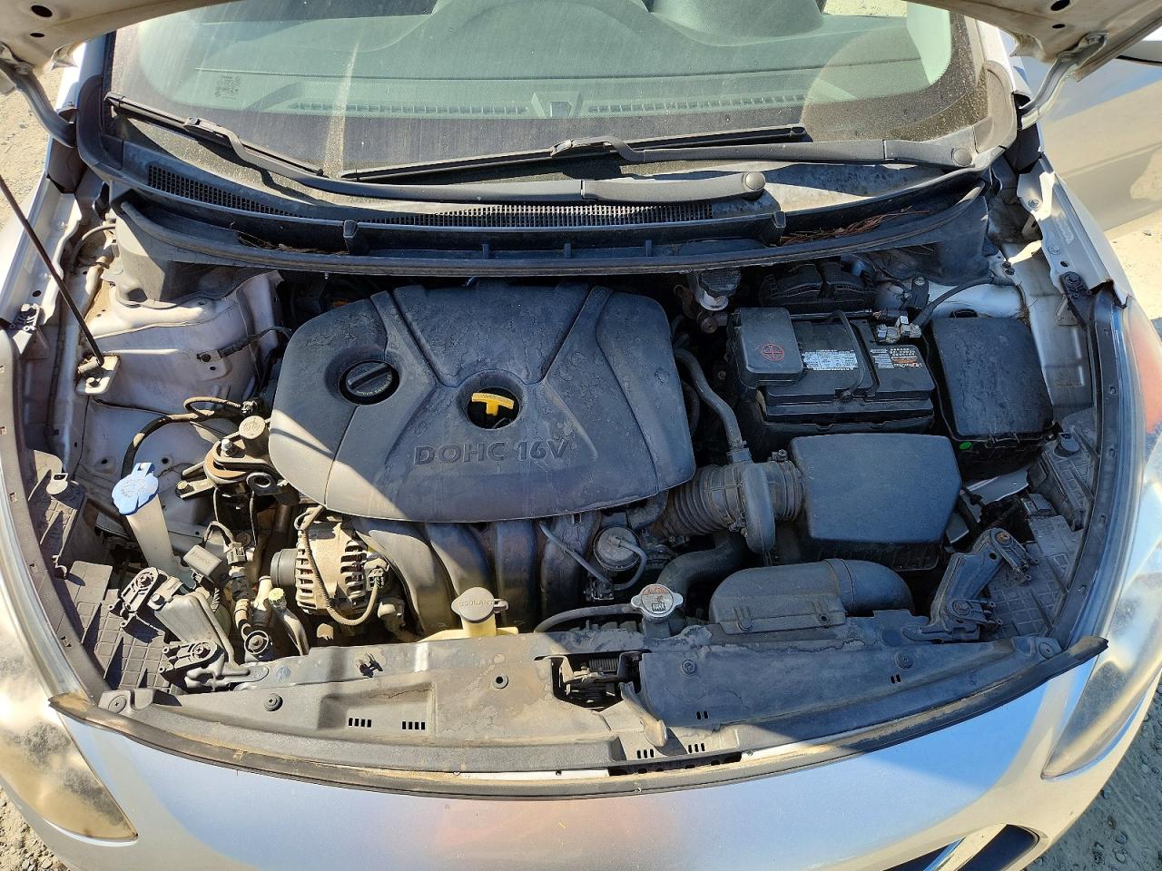 2013 Hyundai Elantra Gt Base Silver vin: KMHD35LEXDU129239