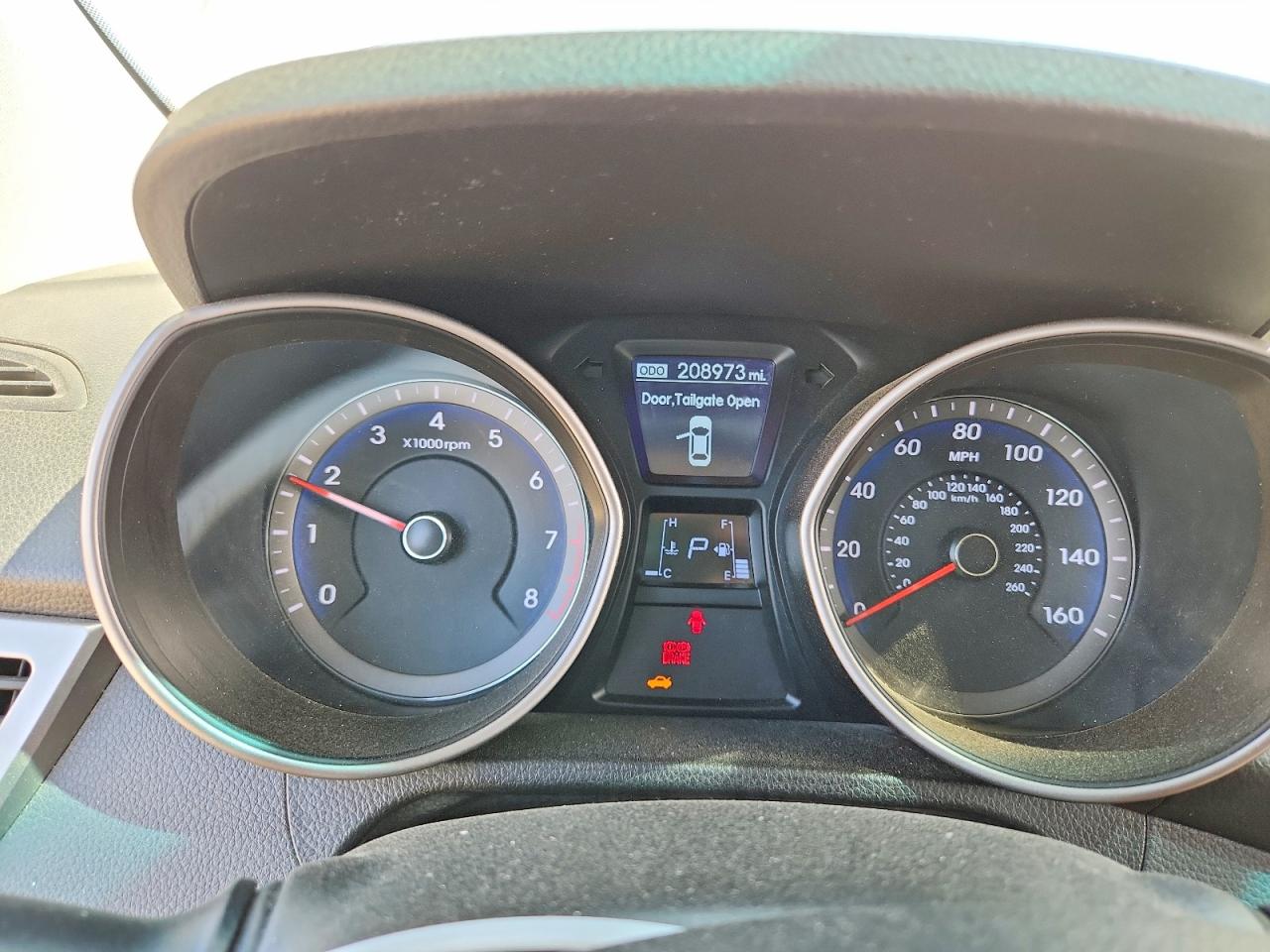 2013 Hyundai Elantra Gt Base Silver vin: KMHD35LEXDU129239