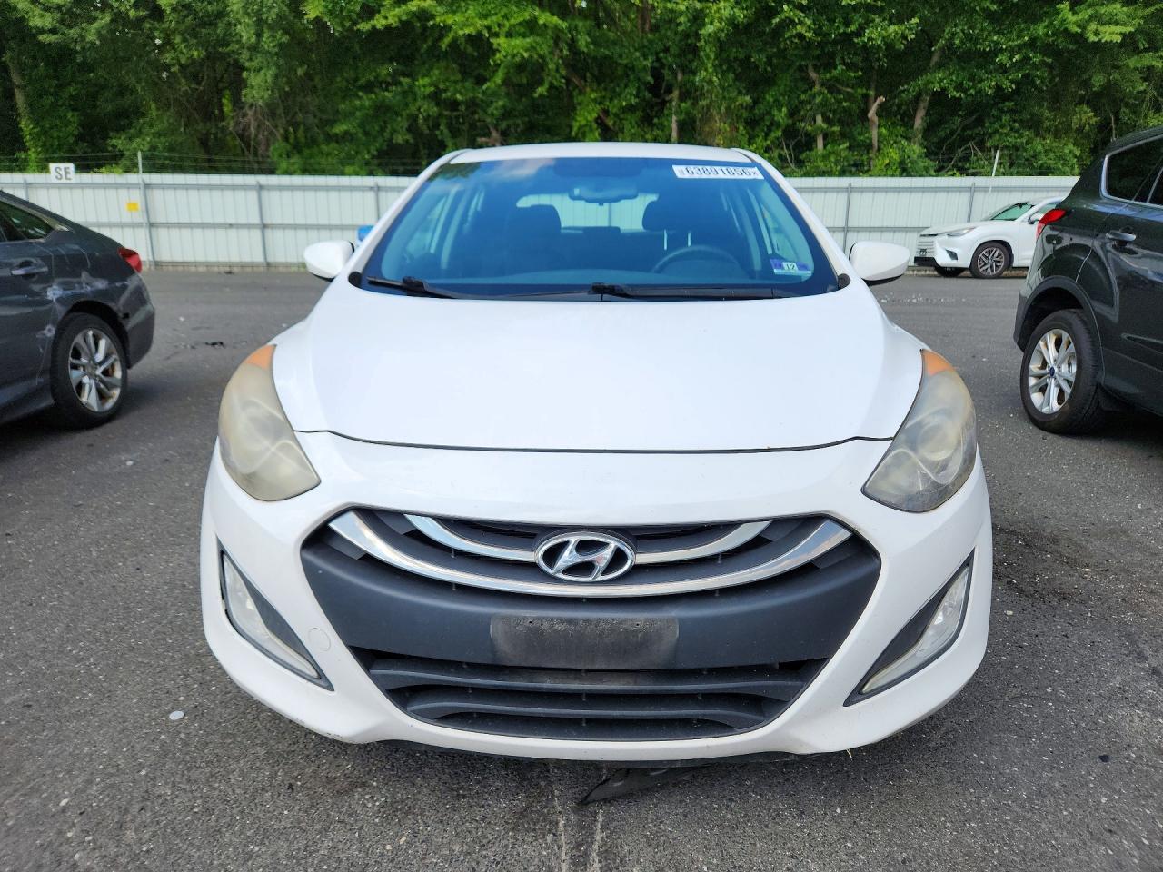 2013 Hyundai Elantra Gt Base White vin: KMHD35LEXDU129628
