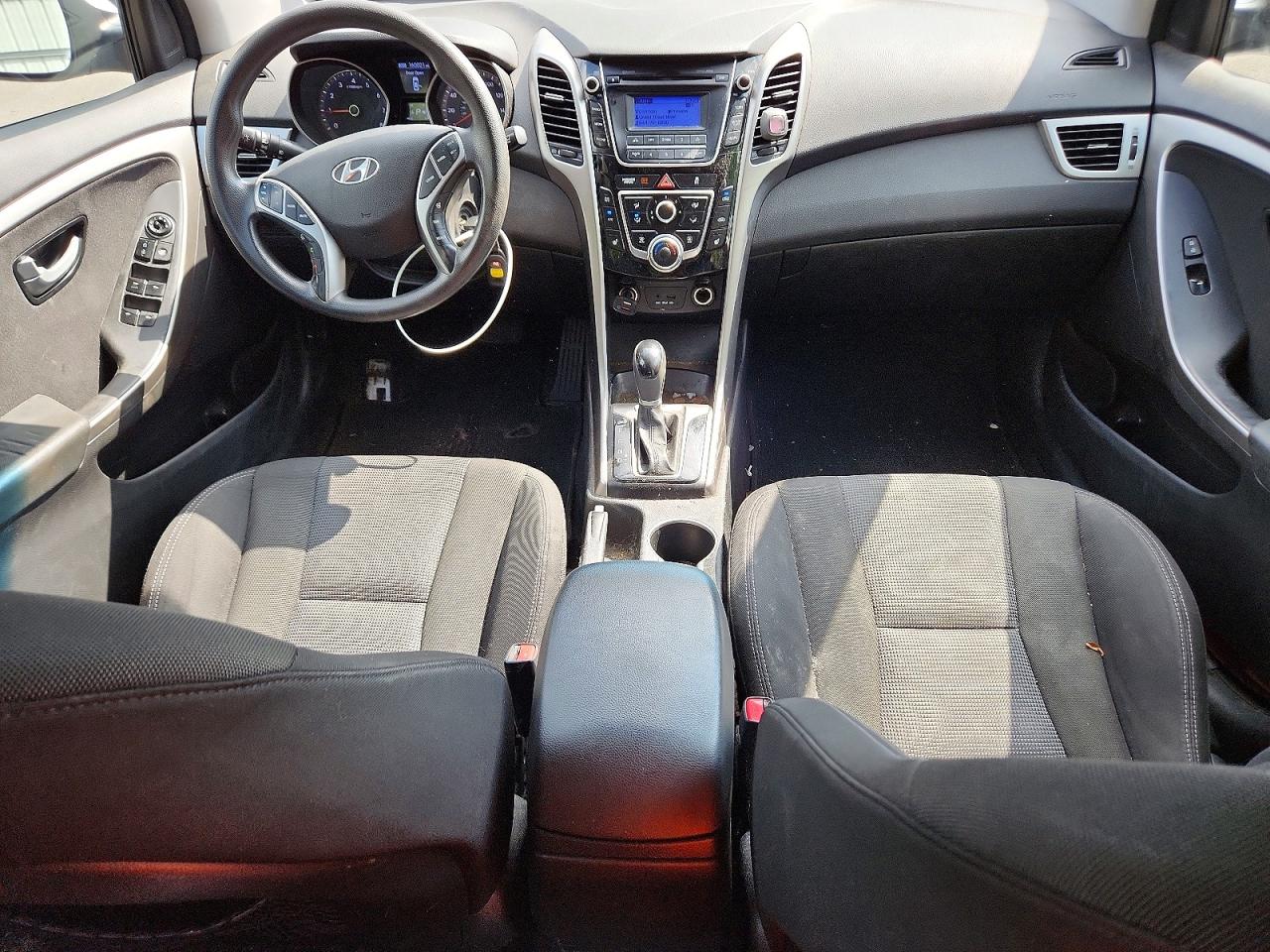 2013 Hyundai Elantra Gt Base White vin: KMHD35LEXDU129628