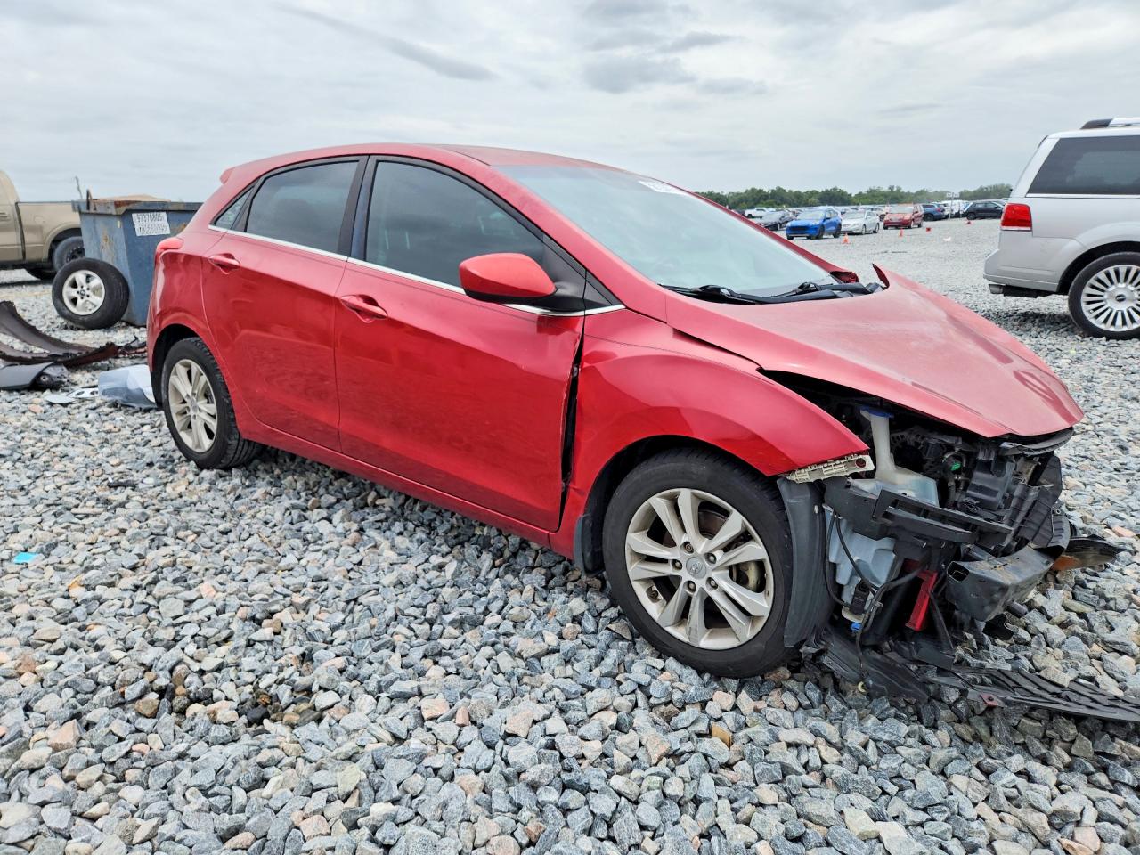 2013 Hyundai Elantra Gt Base Red vin: KMHD35LEXDU134683