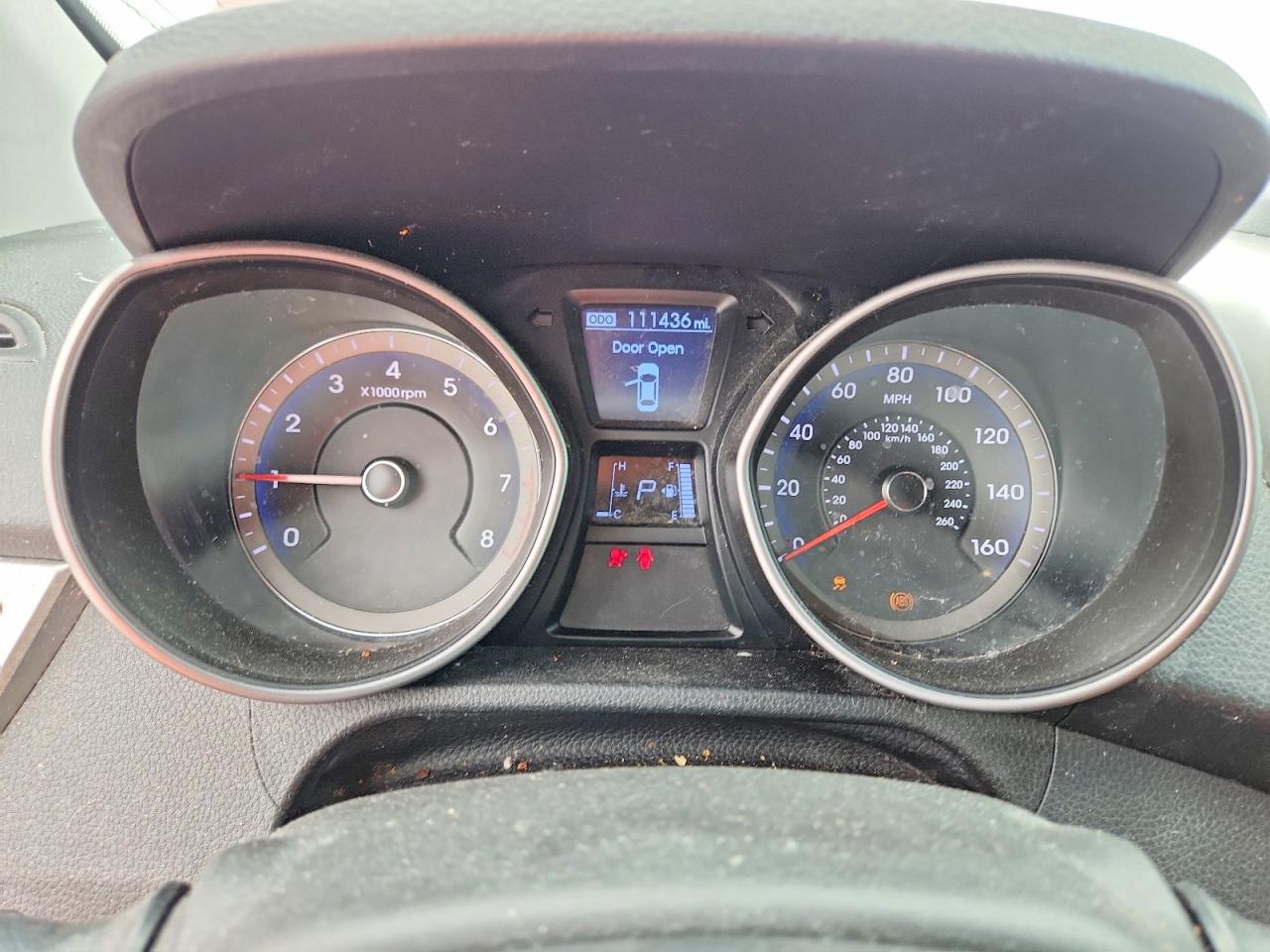 2013 Hyundai Elantra Gt Base Red vin: KMHD35LEXDU134683