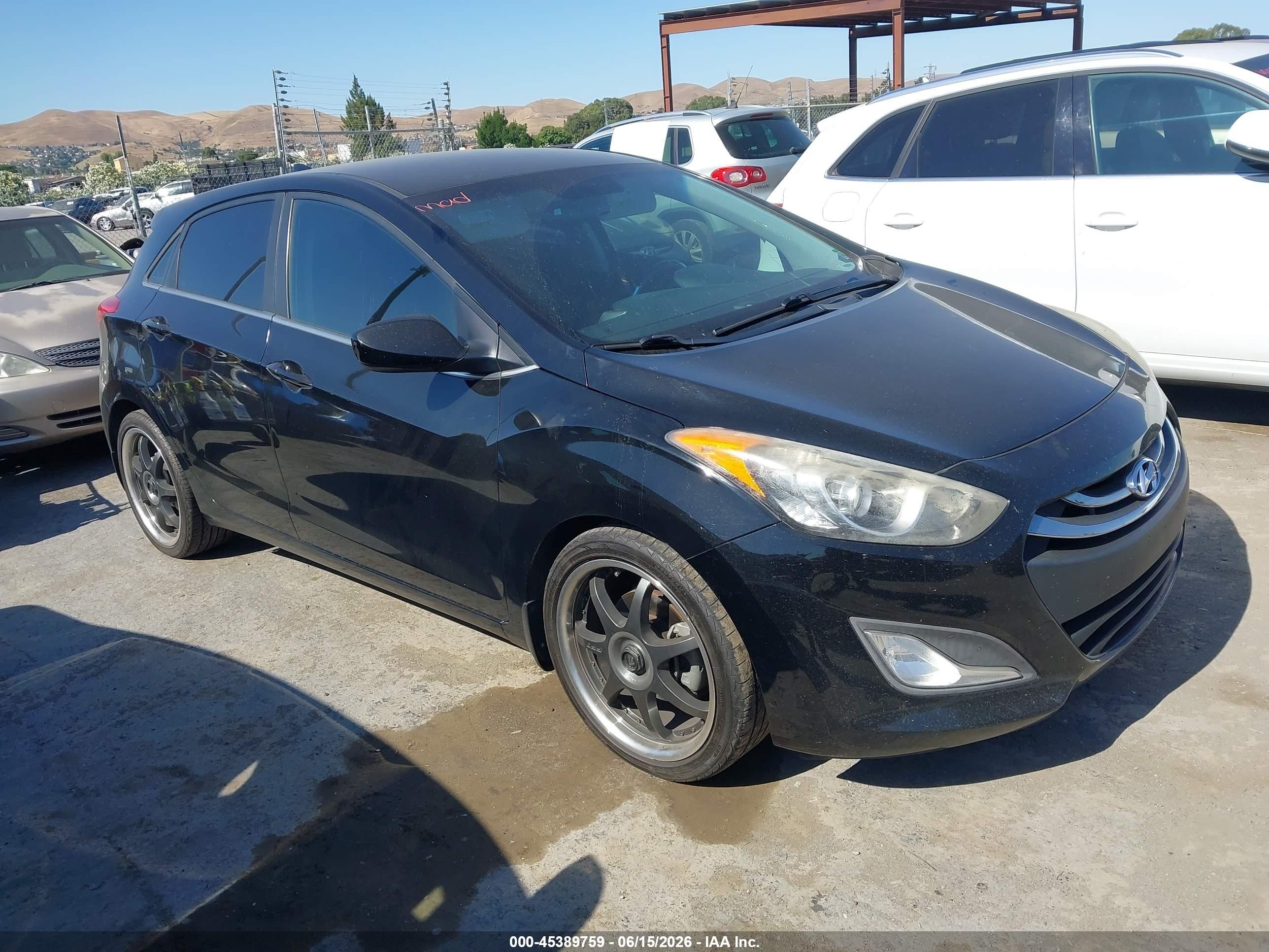 2013 Hyundai Elantra Gt   Black vin: KMHD35LEXDU141150