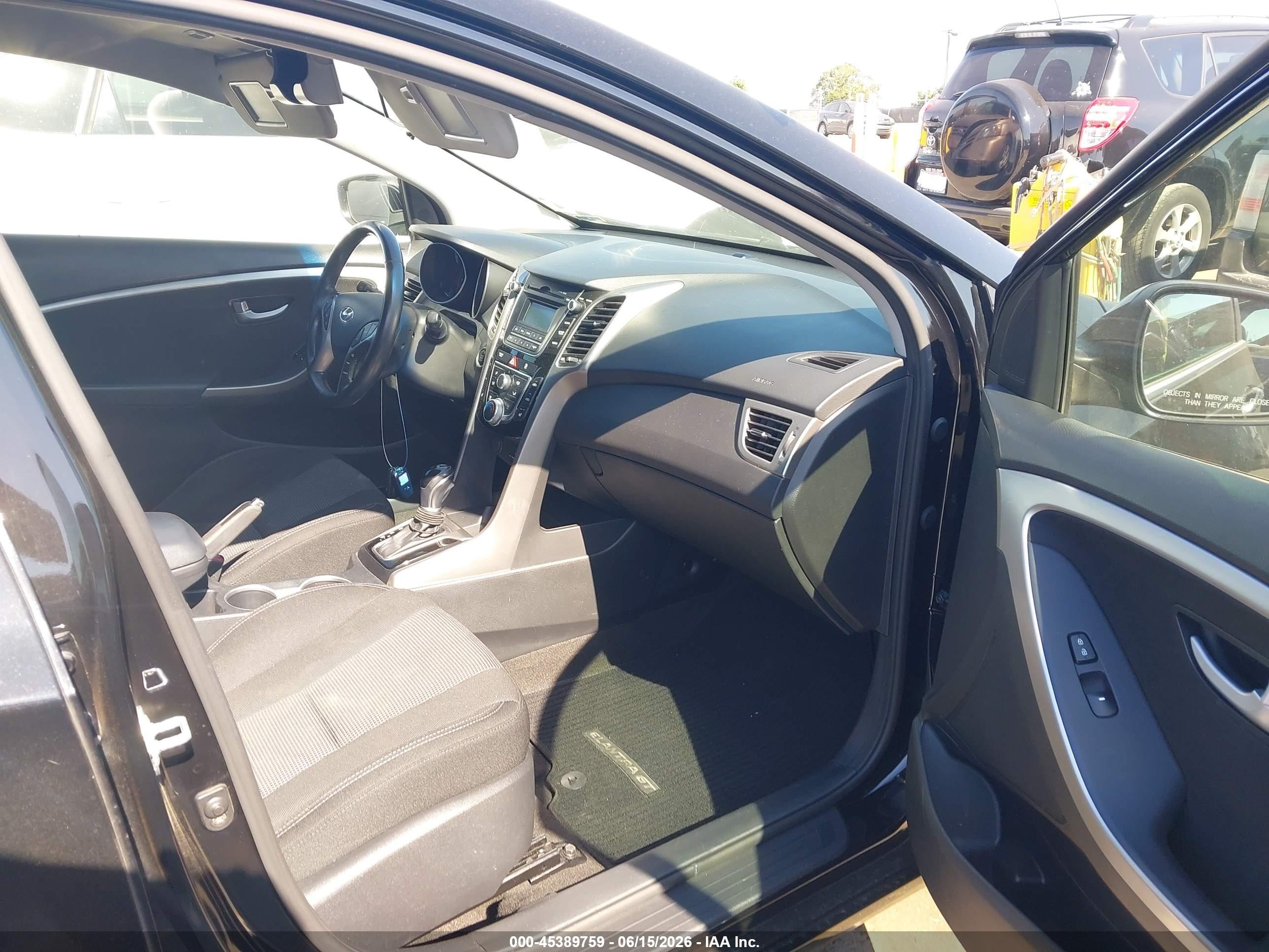 2013 Hyundai Elantra Gt   Black vin: KMHD35LEXDU141150