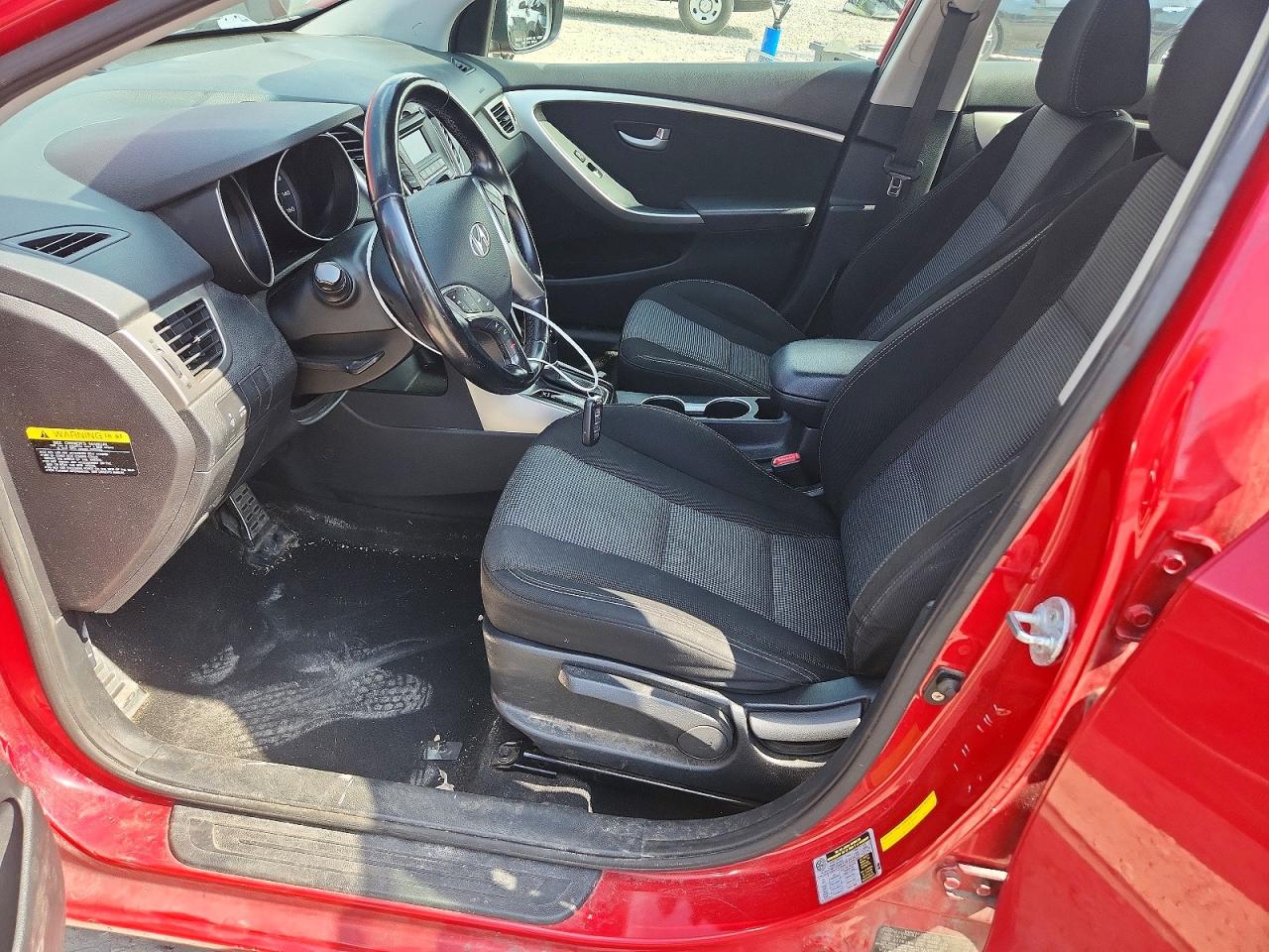2013 Hyundai Elantra Gt Base Red vin: KMHD35LEXDU147787