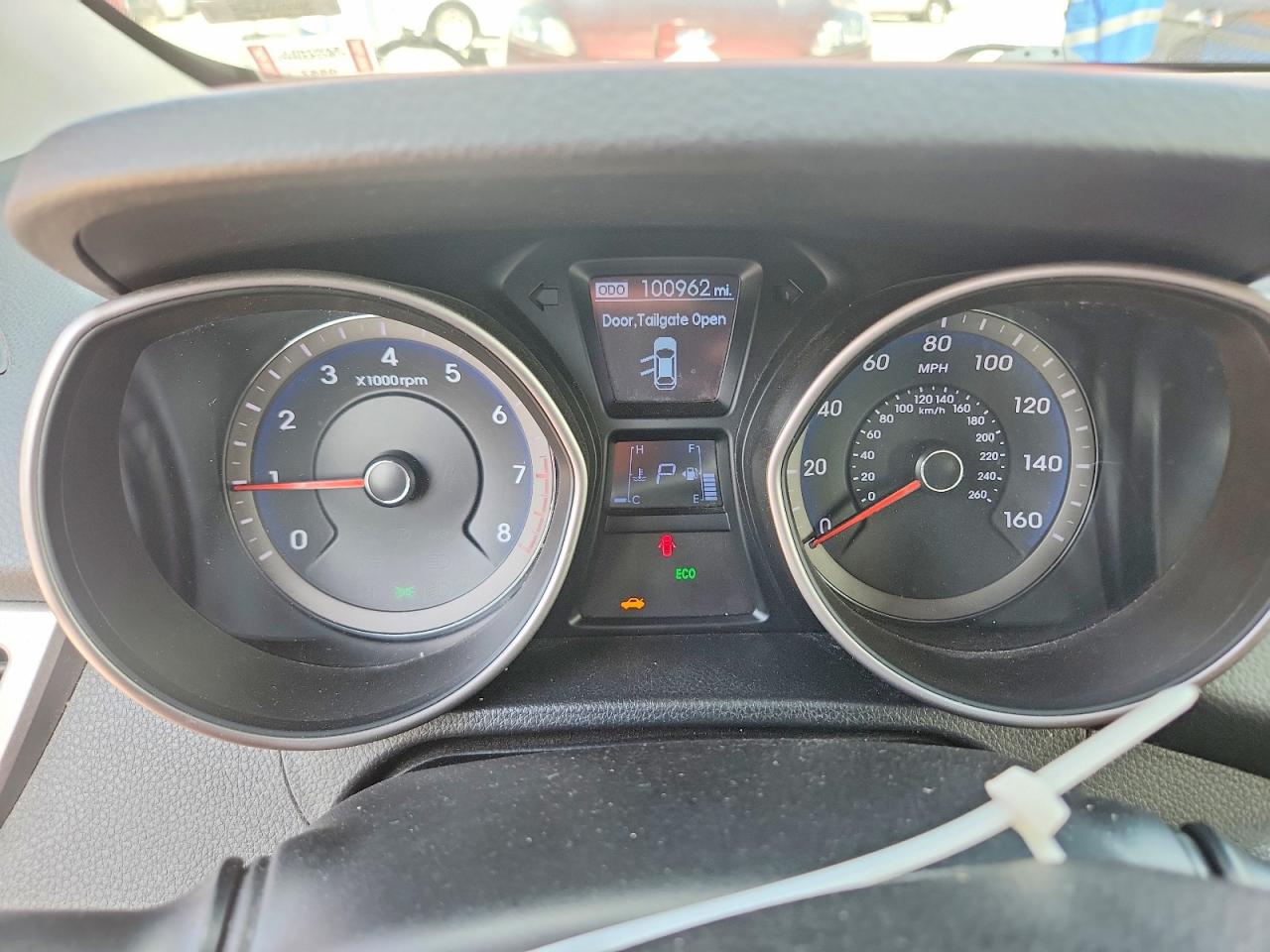 2013 Hyundai Elantra Gt Base Red vin: KMHD35LEXDU147787