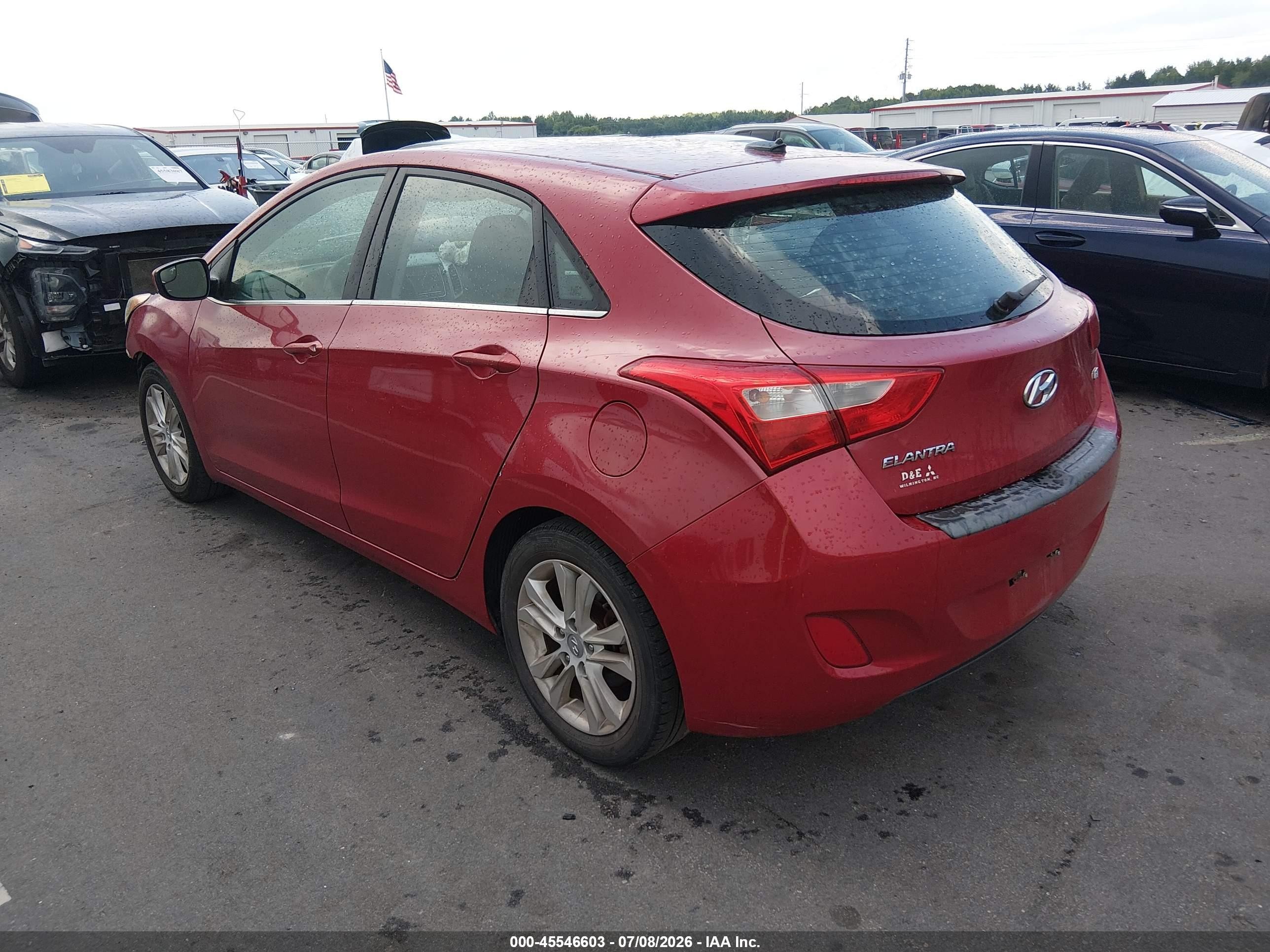 2014 Hyundai Elantra Gt   Red vin: KMHD35LH0EU181135
