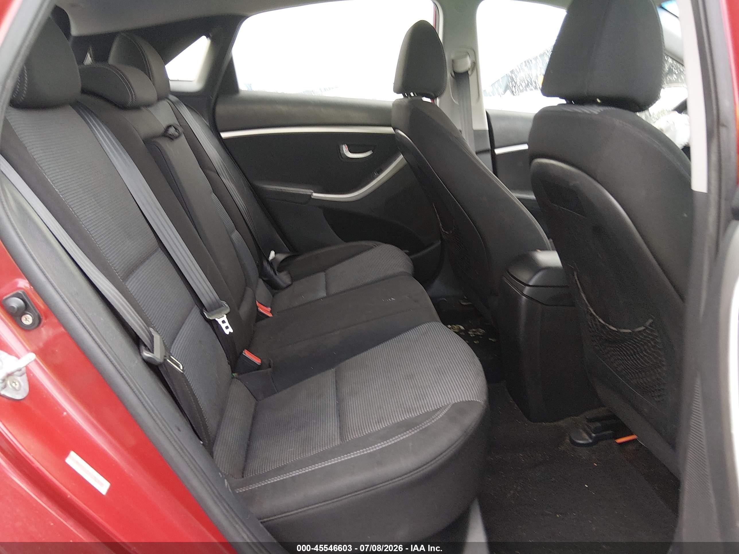 2014 Hyundai Elantra Gt   Red vin: KMHD35LH0EU181135