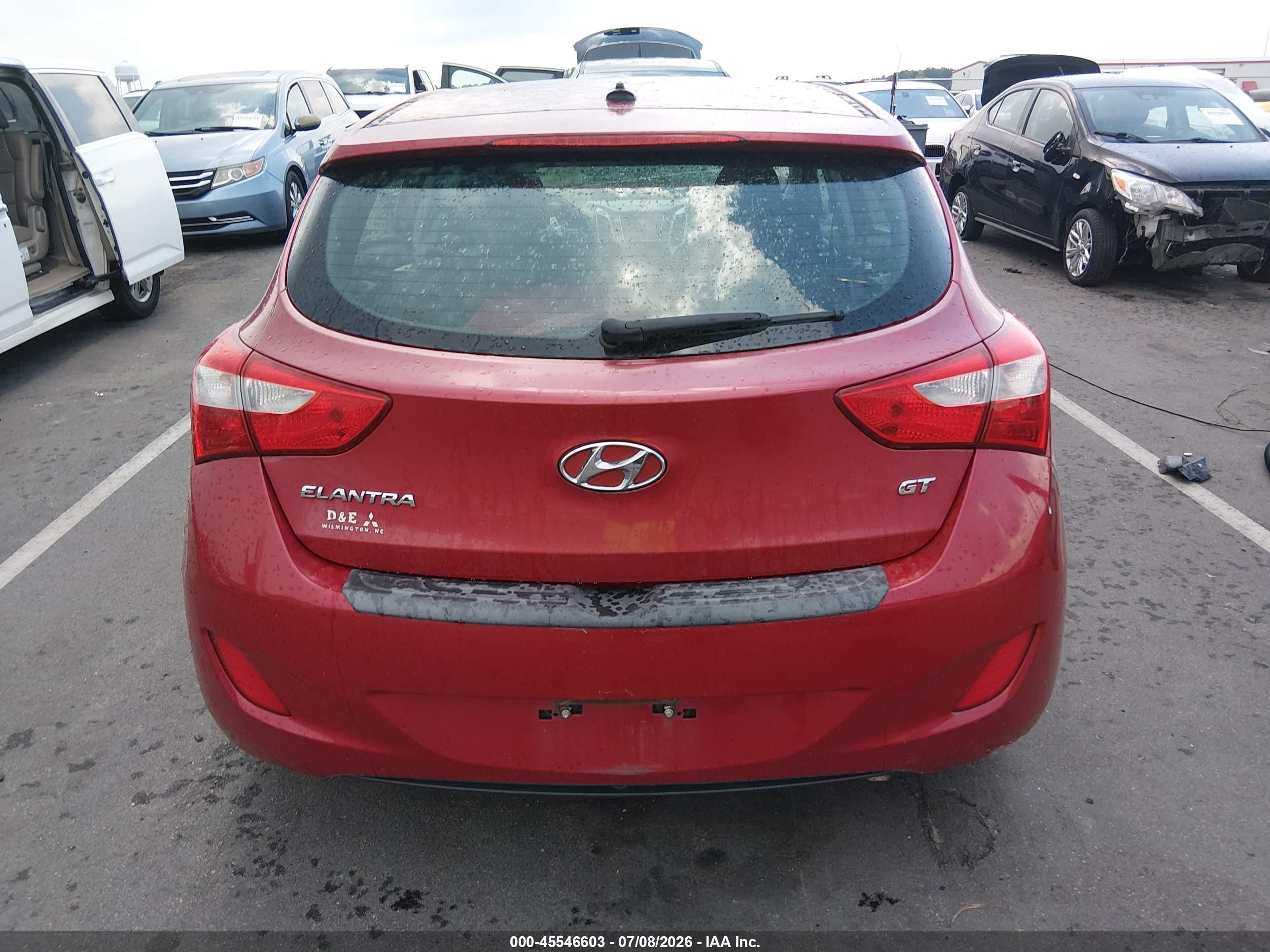 2014 Hyundai Elantra Gt   Red vin: KMHD35LH0EU181135