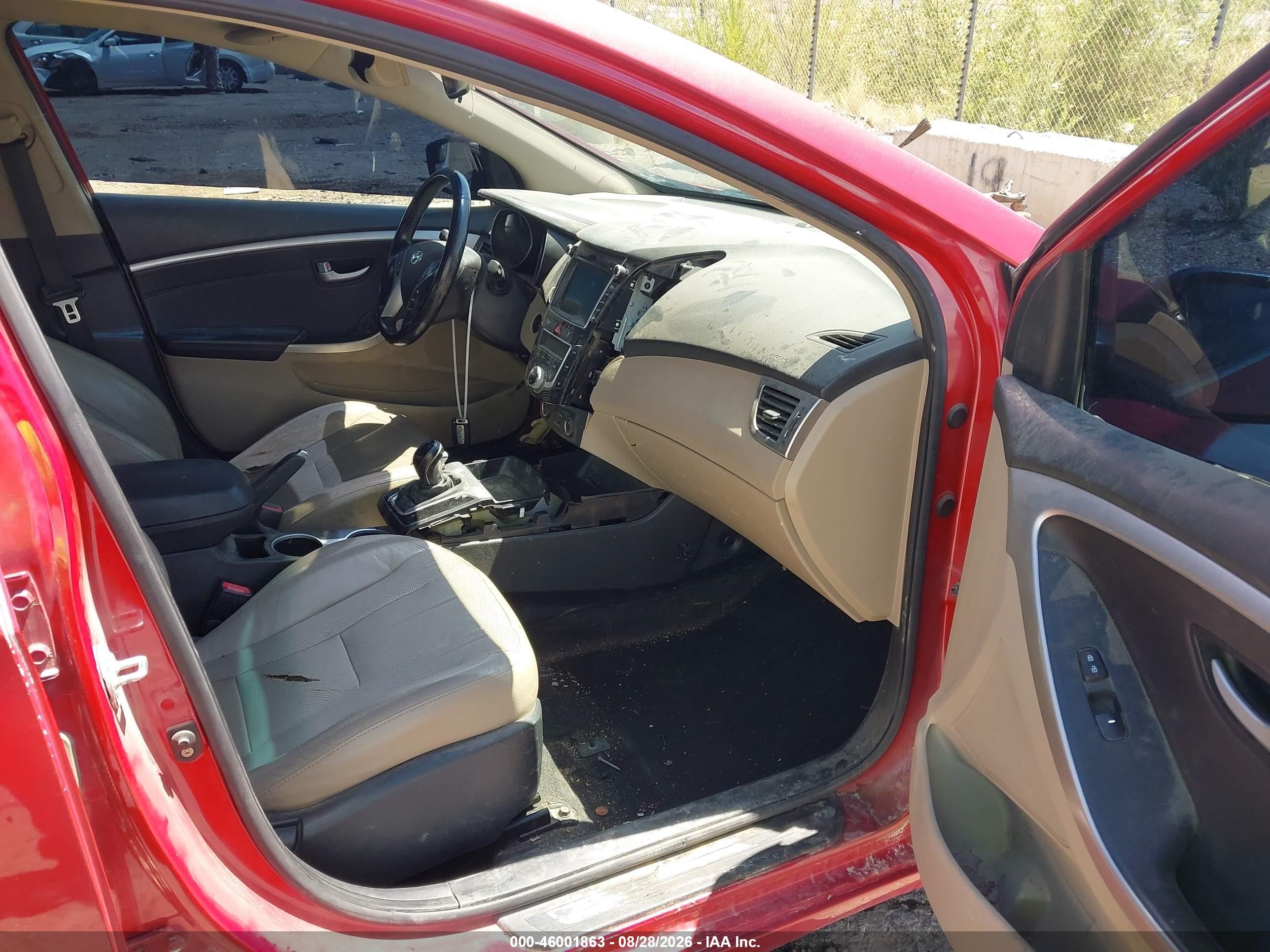 2014 Hyundai Elantra Gt   Red vin: KMHD35LH0EU201769