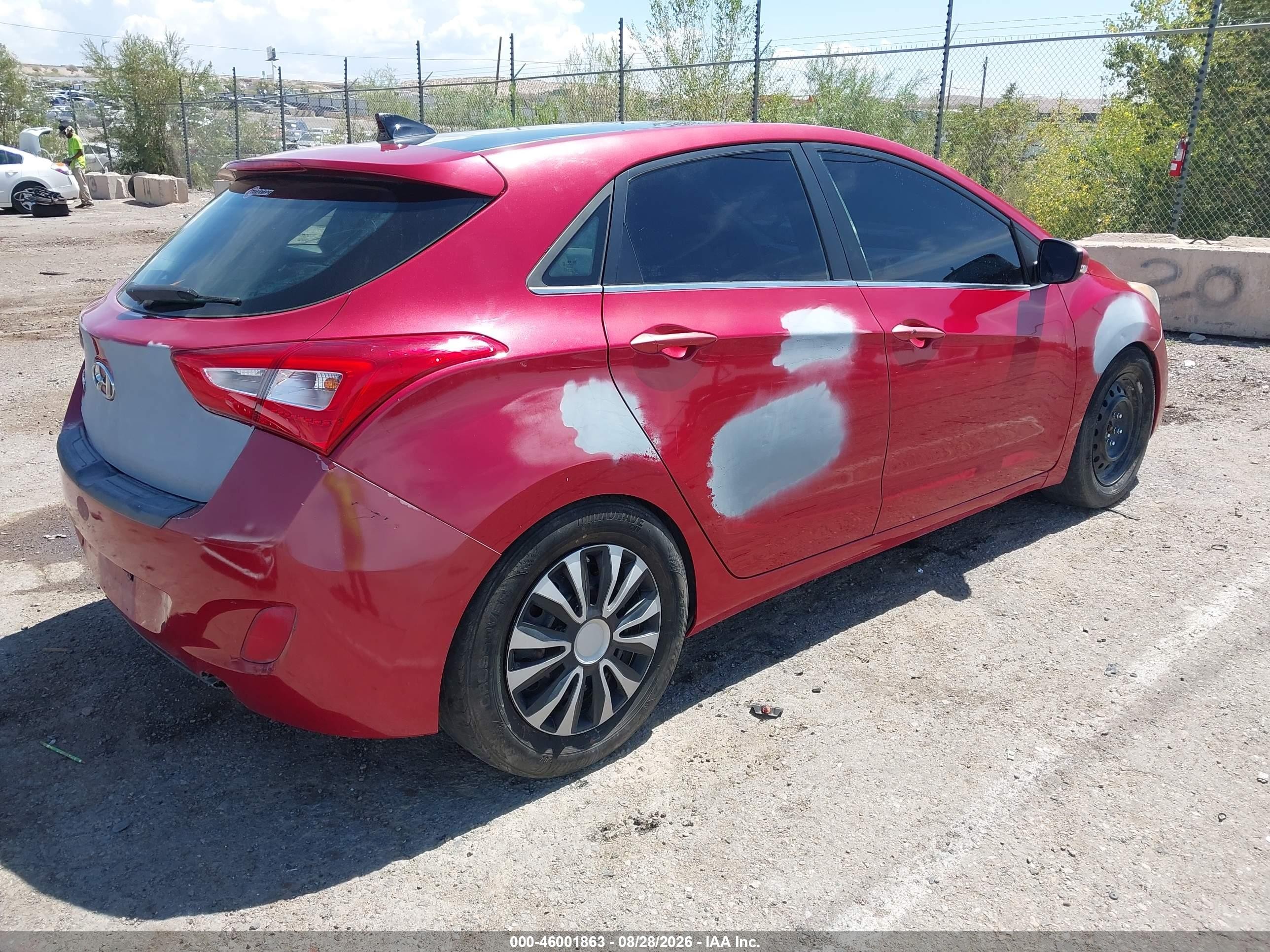2014 Hyundai Elantra Gt   Red vin: KMHD35LH0EU201769