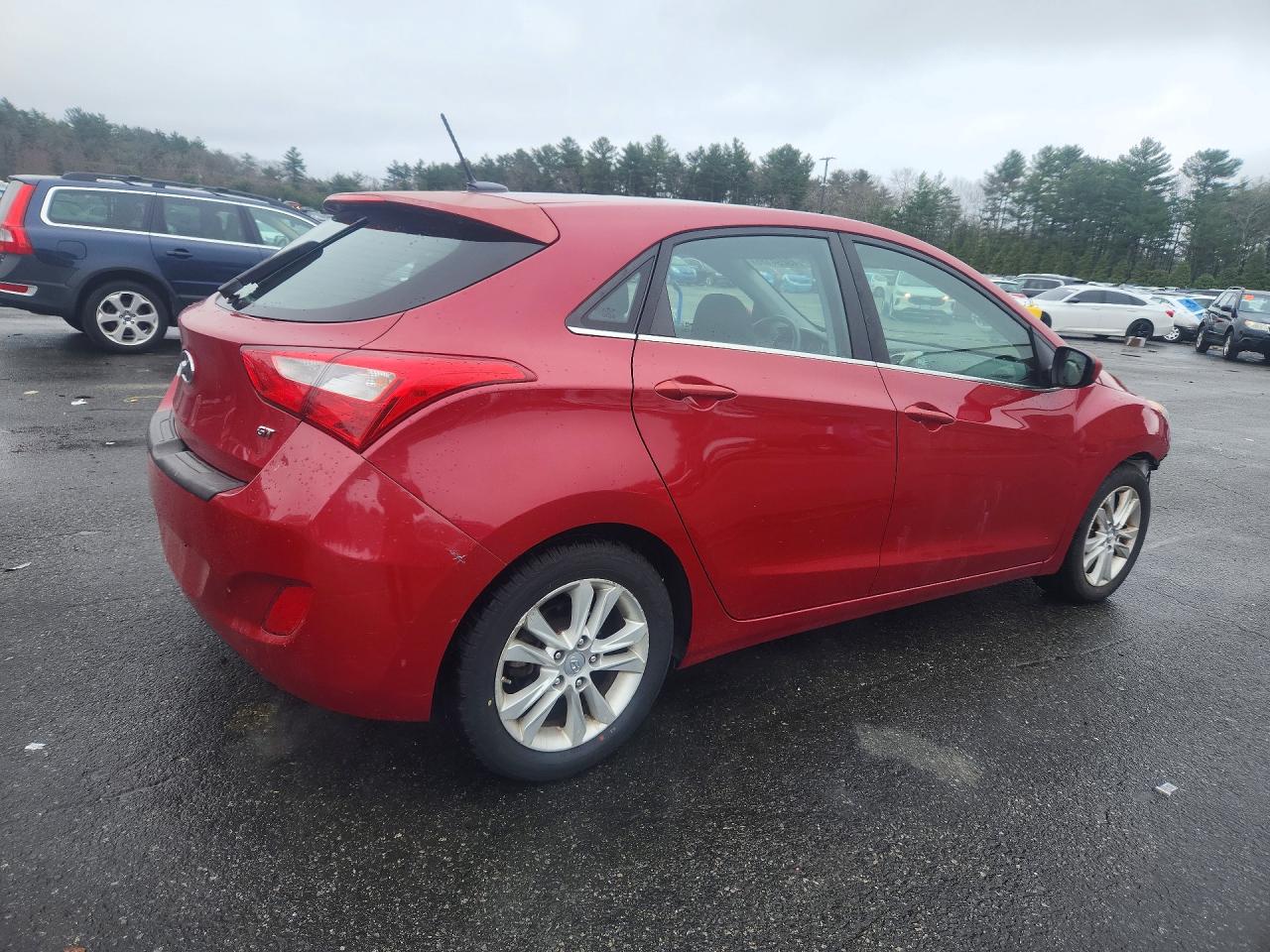 2014 Hyundai Elantra Gt Base Red vin: KMHD35LH0EU210133