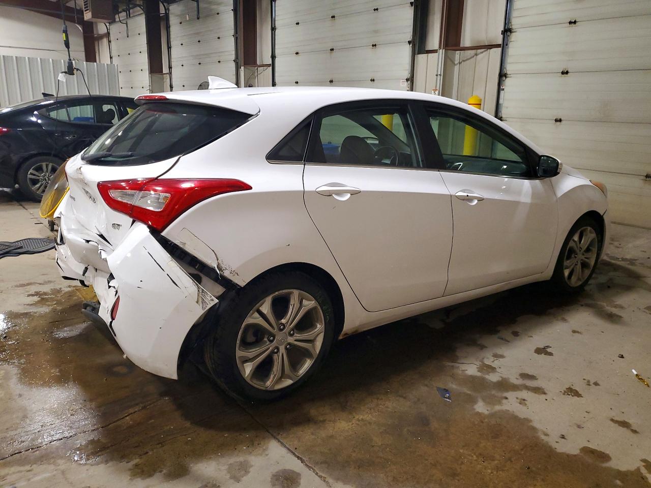 2014 Hyundai Elantra Gt Base White vin: KMHD35LH0EU215865