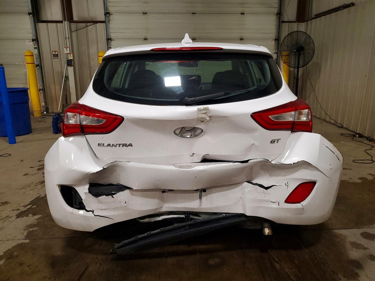 2014 Hyundai Elantra Gt Base White vin: KMHD35LH0EU215865