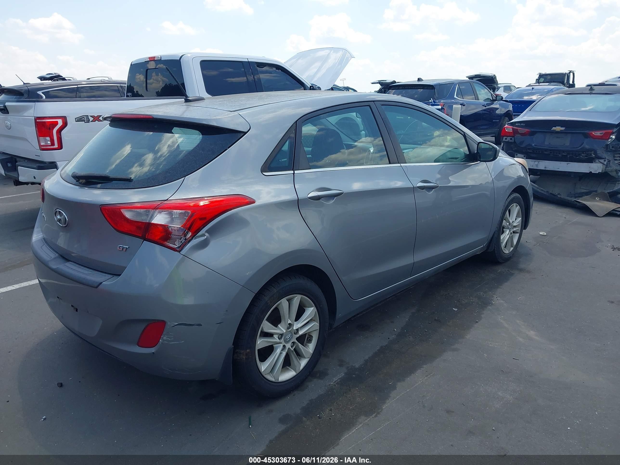 2014 Hyundai Elantra Gt   Silver vin: KMHD35LH0EU218622