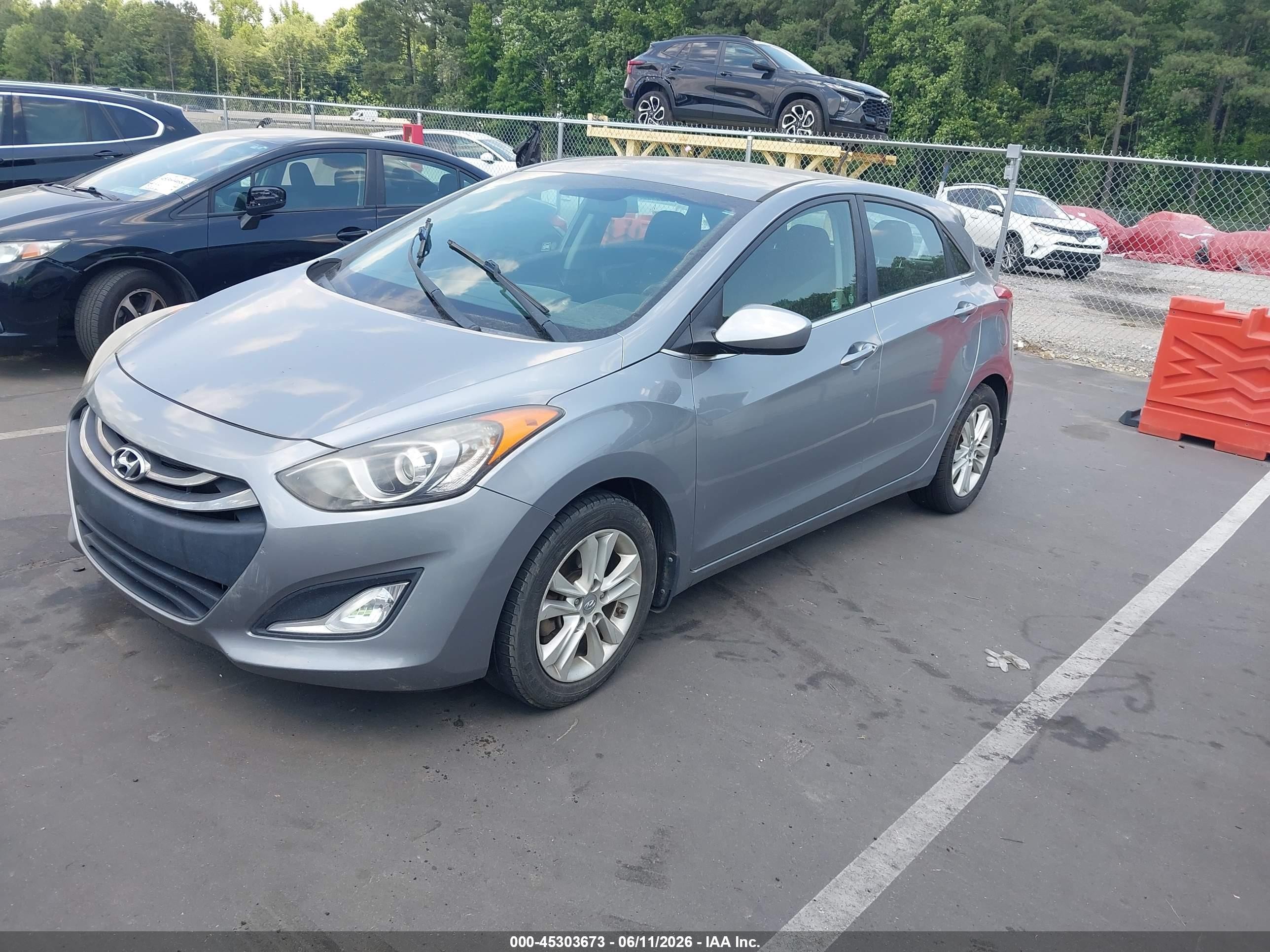 2014 Hyundai Elantra Gt   Silver vin: KMHD35LH0EU218622