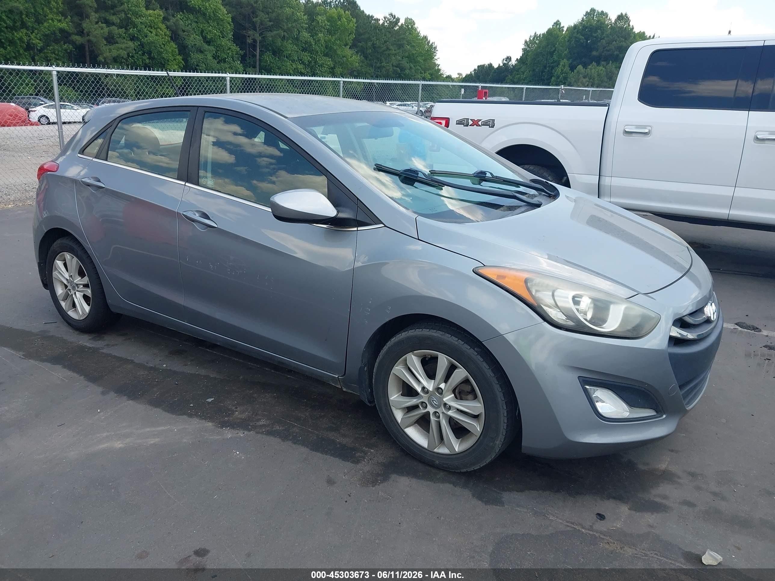 2014 Hyundai Elantra Gt   Silver vin: KMHD35LH0EU218622