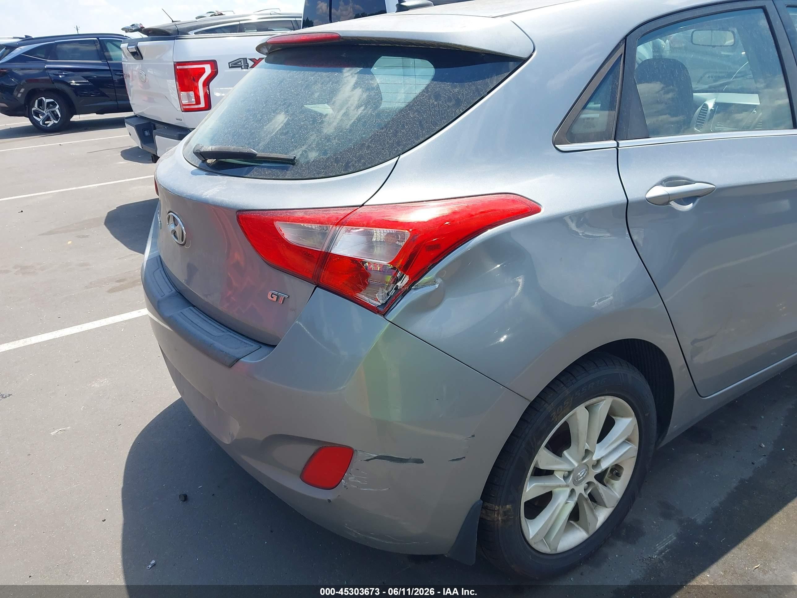 2014 Hyundai Elantra Gt   Silver vin: KMHD35LH0EU218622