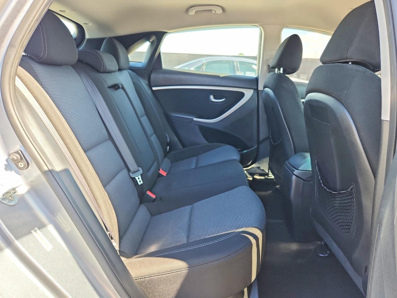 2014 Hyundai Elantra Gt Base Gray vin: KMHD35LH0EU227840