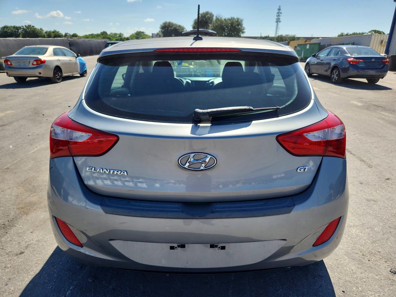 2014 Hyundai Elantra Gt Base Gray vin: KMHD35LH0EU227840