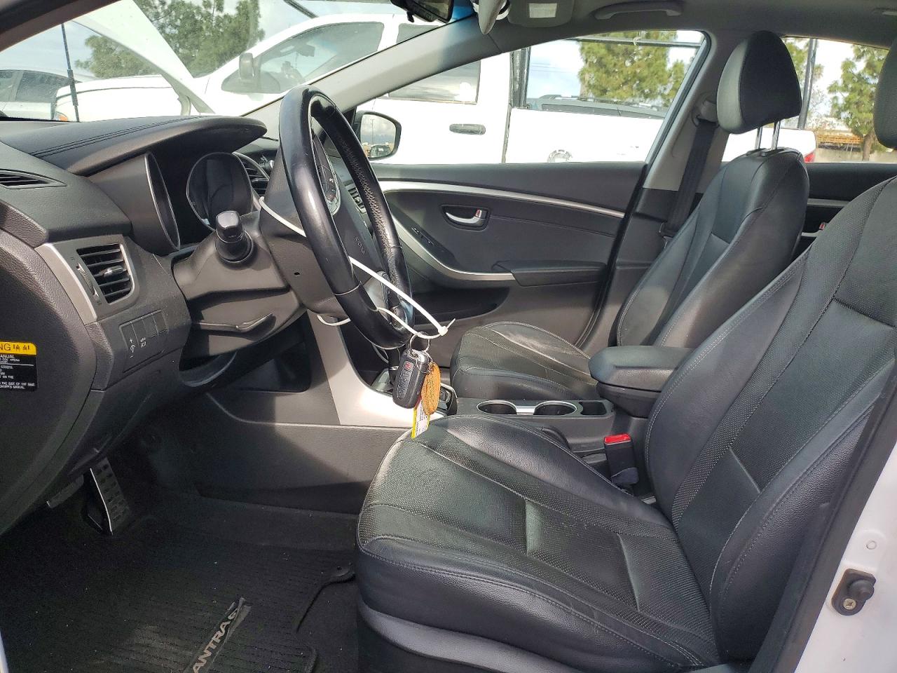2014 Hyundai Elantra Gt Base Белый vin: KMHD35LH0EU229202