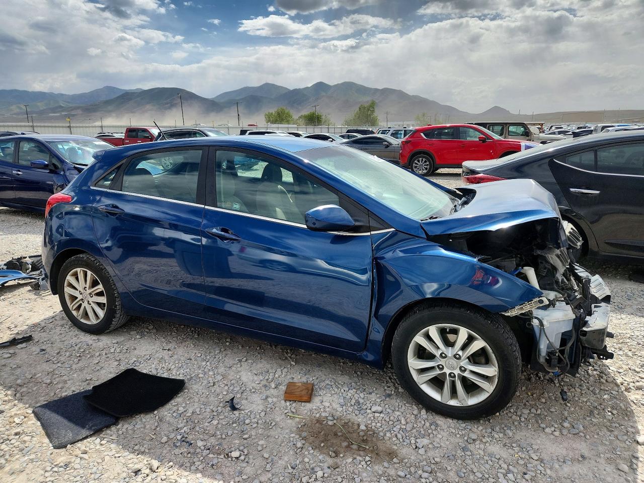 2014 Hyundai Elantra Gt Base Blue vin: KMHD35LH0EU229779