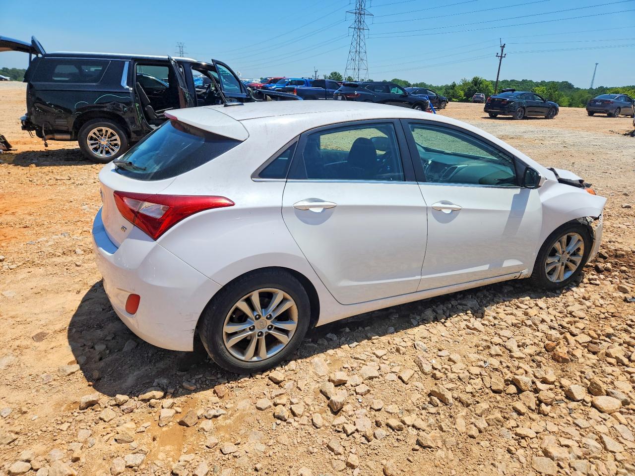 2015 Hyundai Elantra Gt Base White vin: KMHD35LH0FU242324
