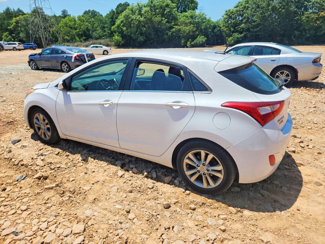 2015 Hyundai Elantra Gt Base White vin: KMHD35LH0FU242324