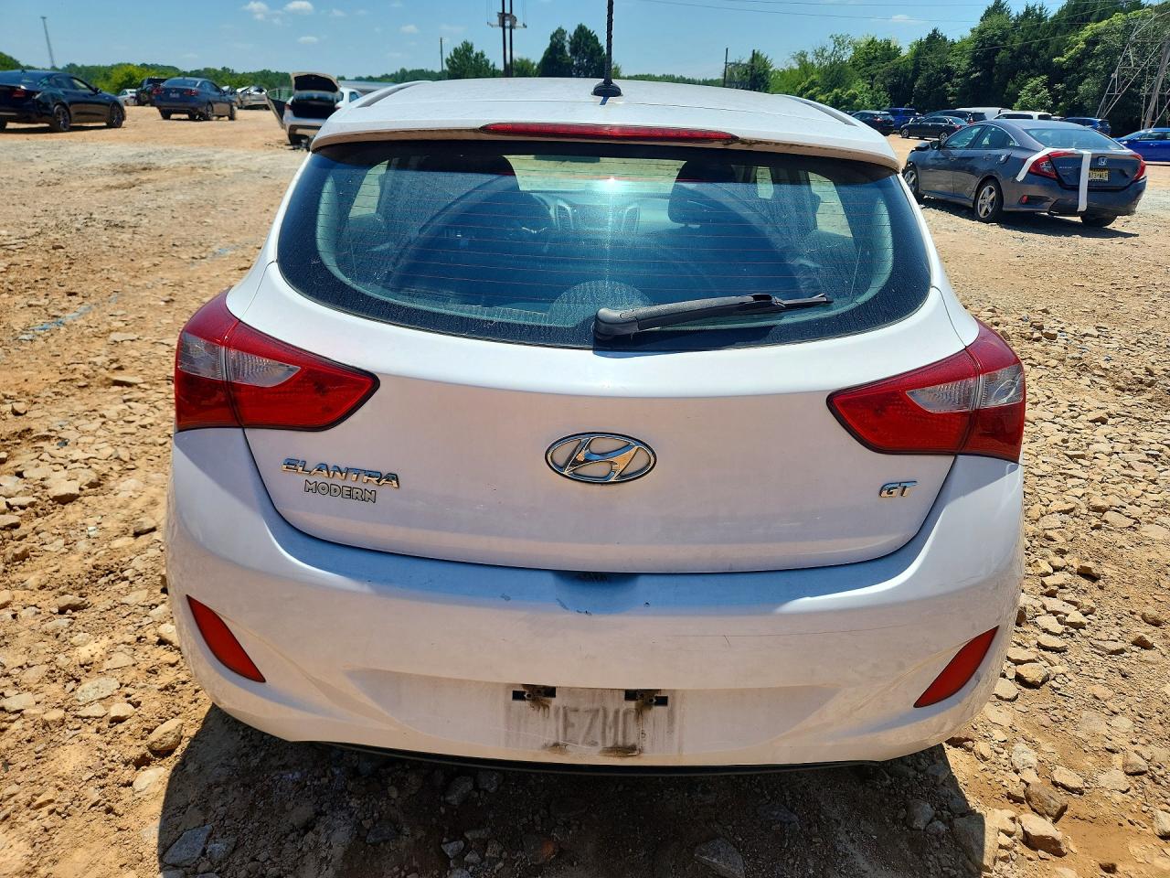 2015 Hyundai Elantra Gt Base White vin: KMHD35LH0FU242324
