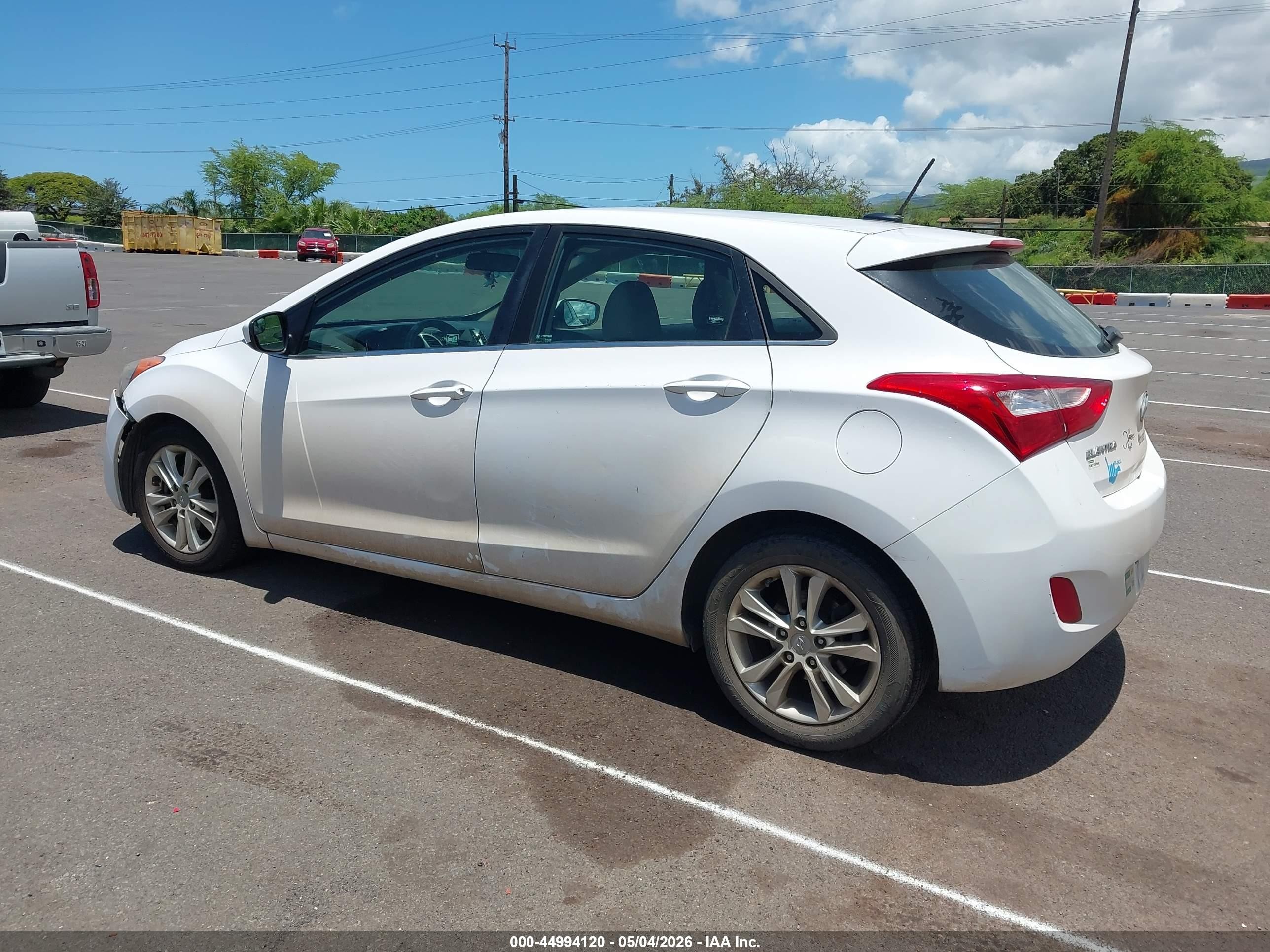 2015 Hyundai Elantra Gt   White vin: KMHD35LH0FU243246