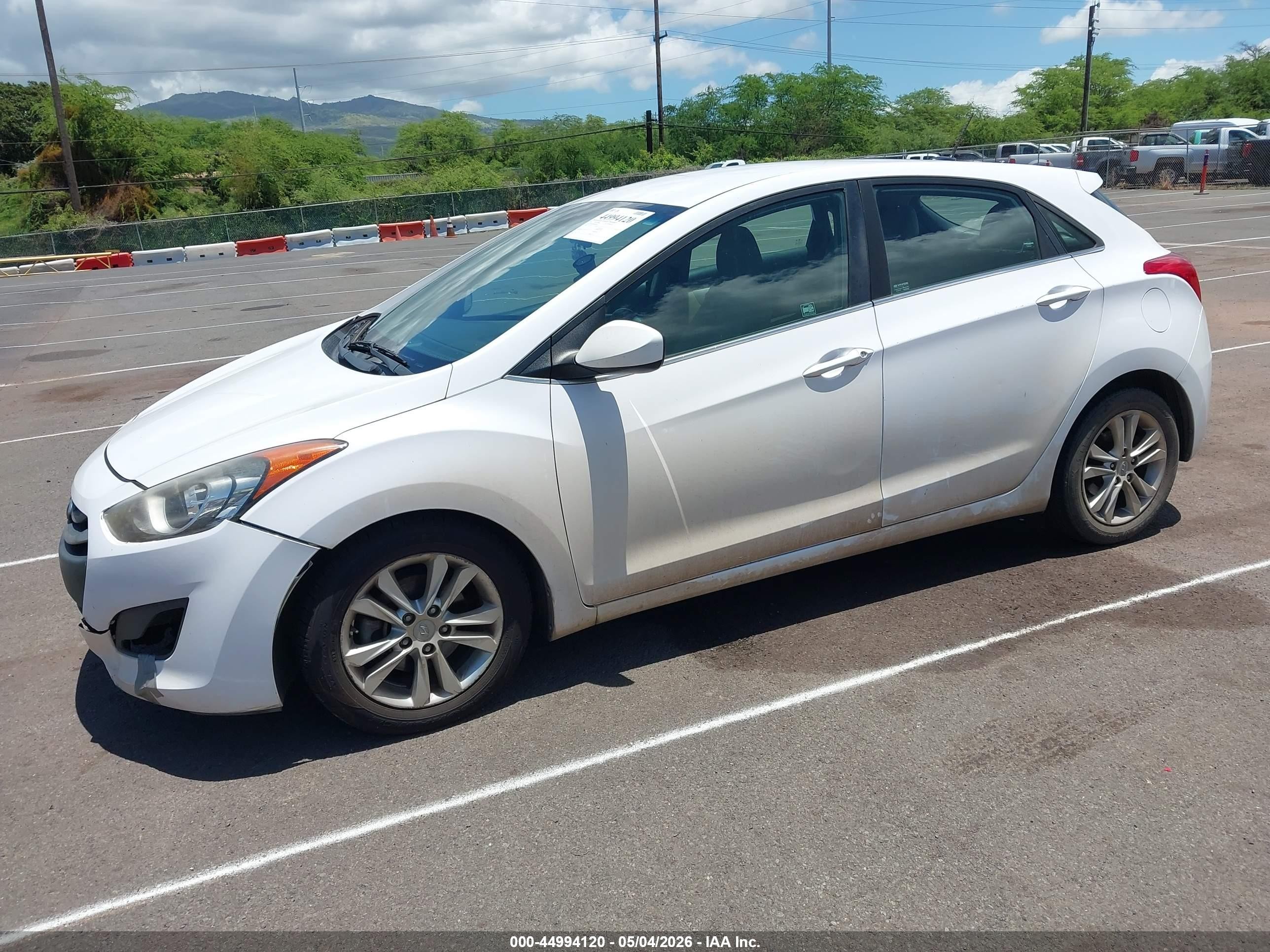 2015 Hyundai Elantra Gt   White vin: KMHD35LH0FU243246
