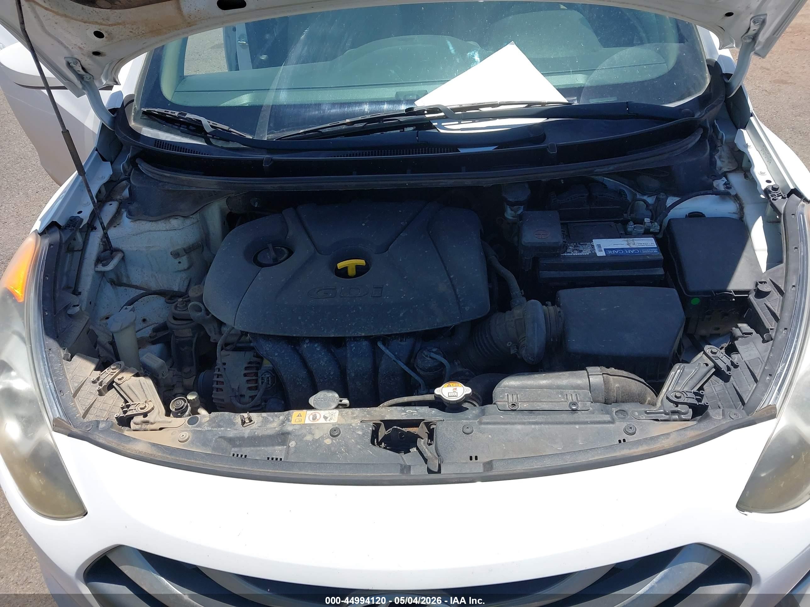 2015 Hyundai Elantra Gt   White vin: KMHD35LH0FU243246