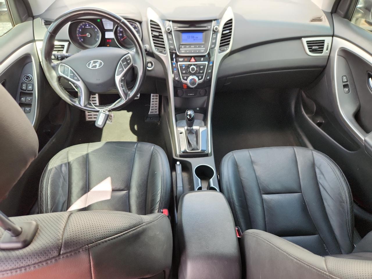 2014 Hyundai Elantra Gt Base White vin: KMHD35LH1EU160424