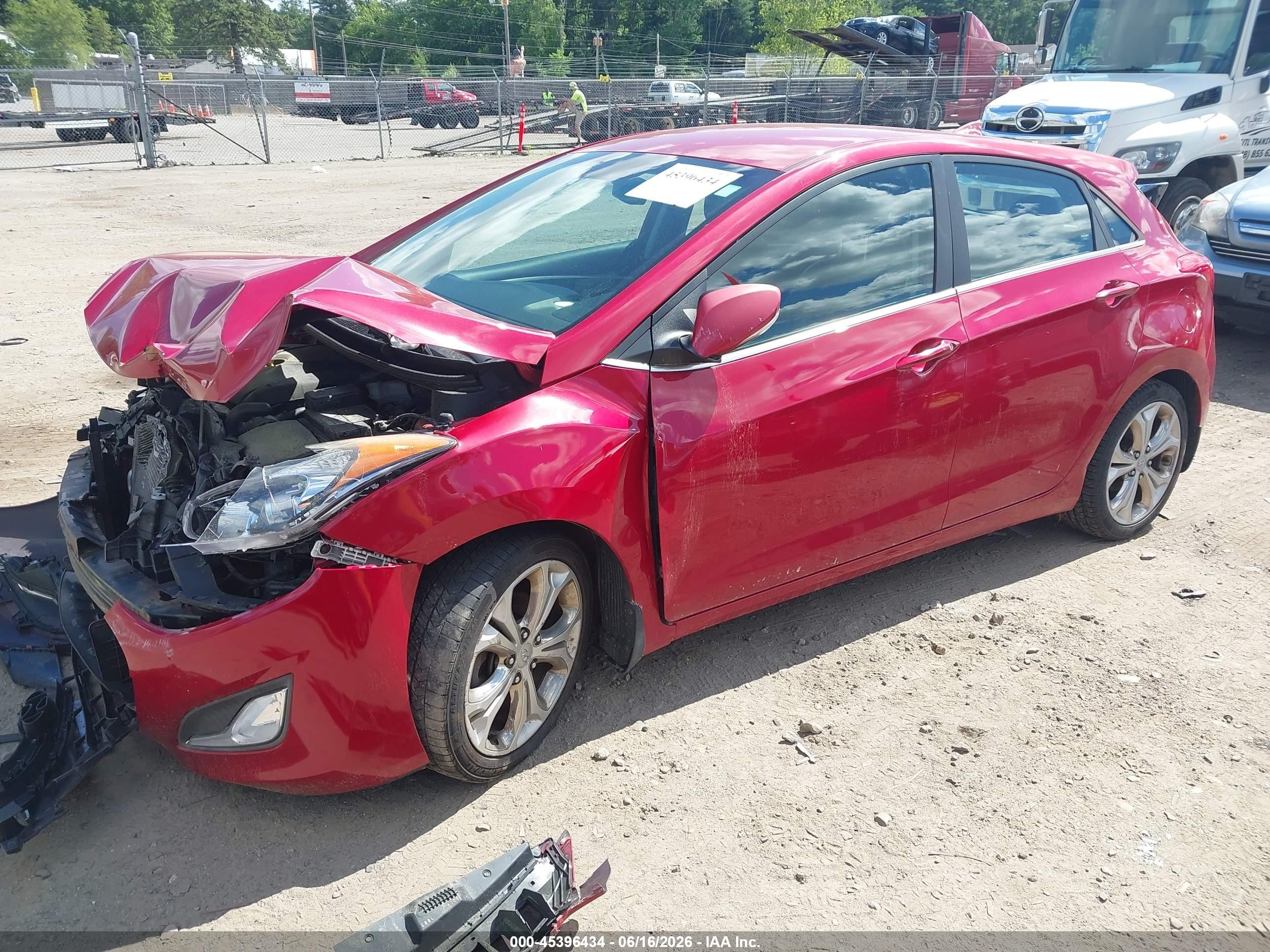 2014 Hyundai Elantra Gt   Красный vin: KMHD35LH1EU178244