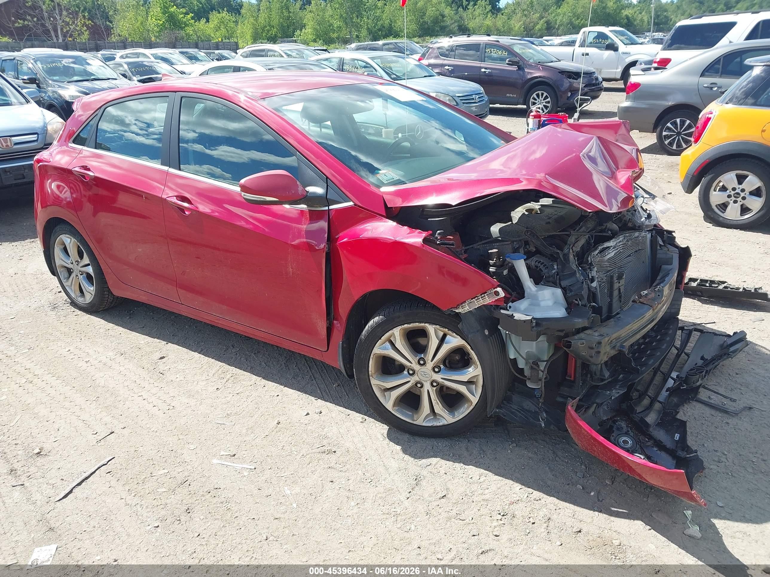 2014 Hyundai Elantra Gt   Red vin: KMHD35LH1EU178244