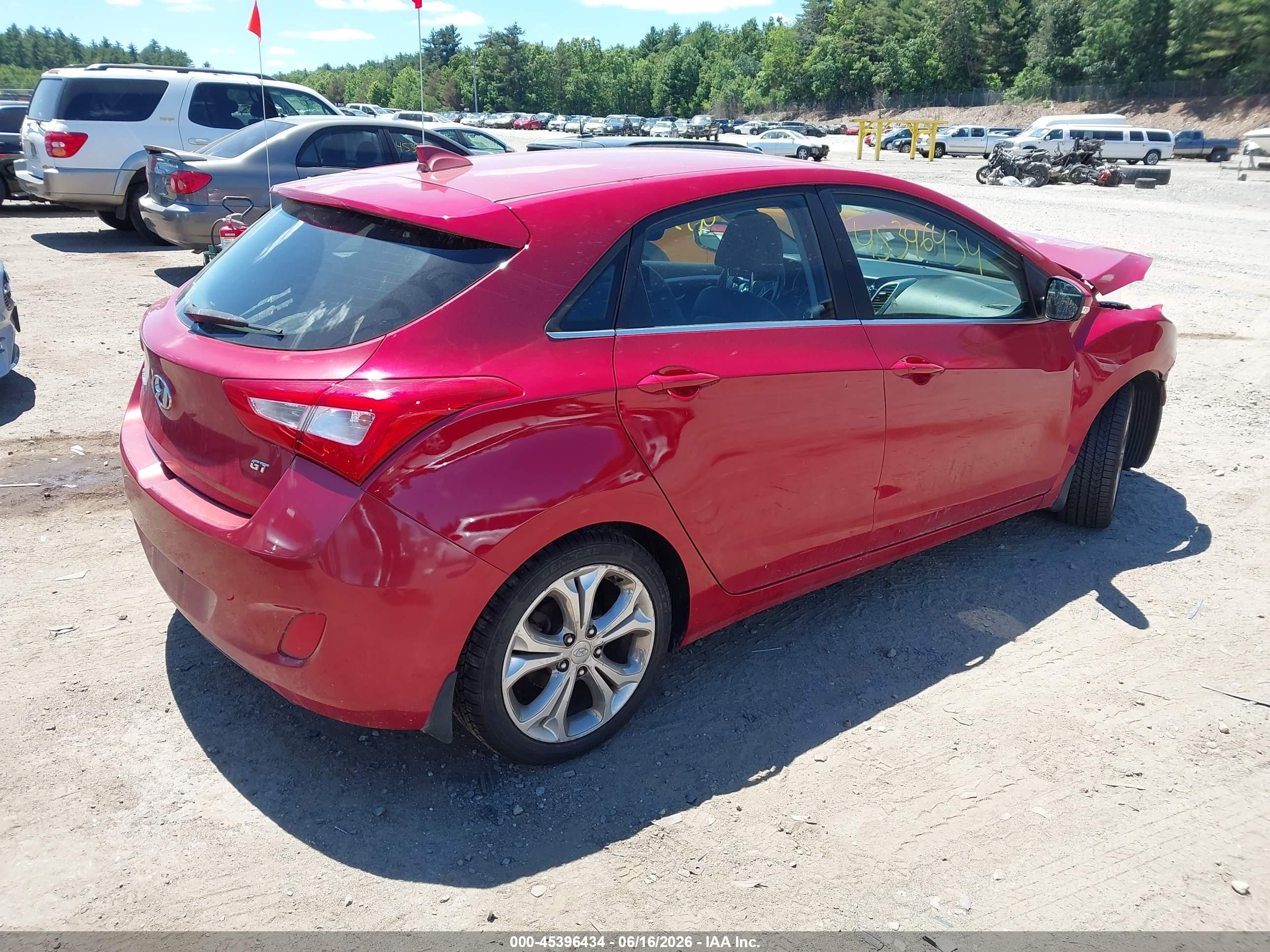 2014 Hyundai Elantra Gt   Красный vin: KMHD35LH1EU178244
