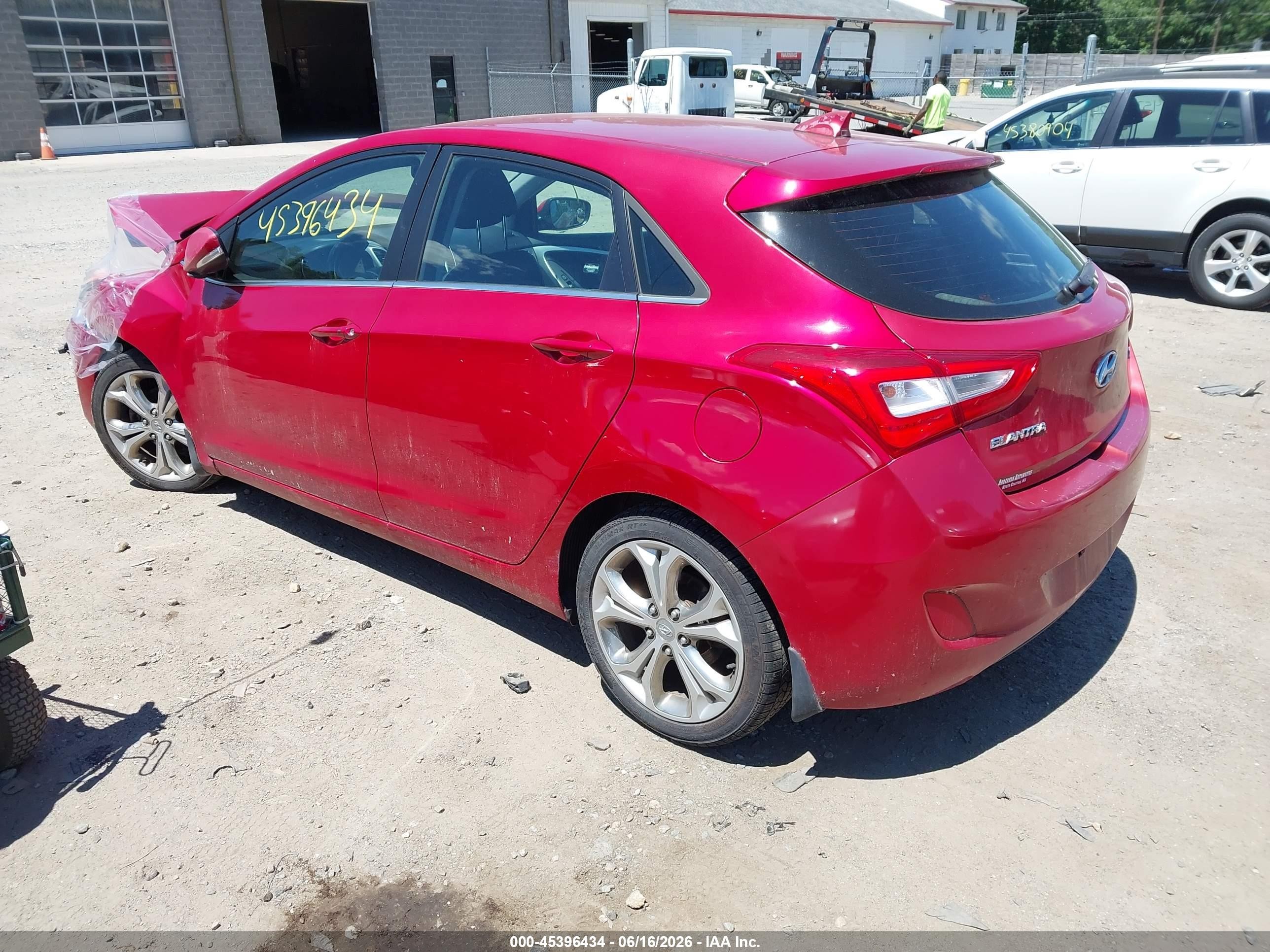 2014 Hyundai Elantra Gt   Красный vin: KMHD35LH1EU178244