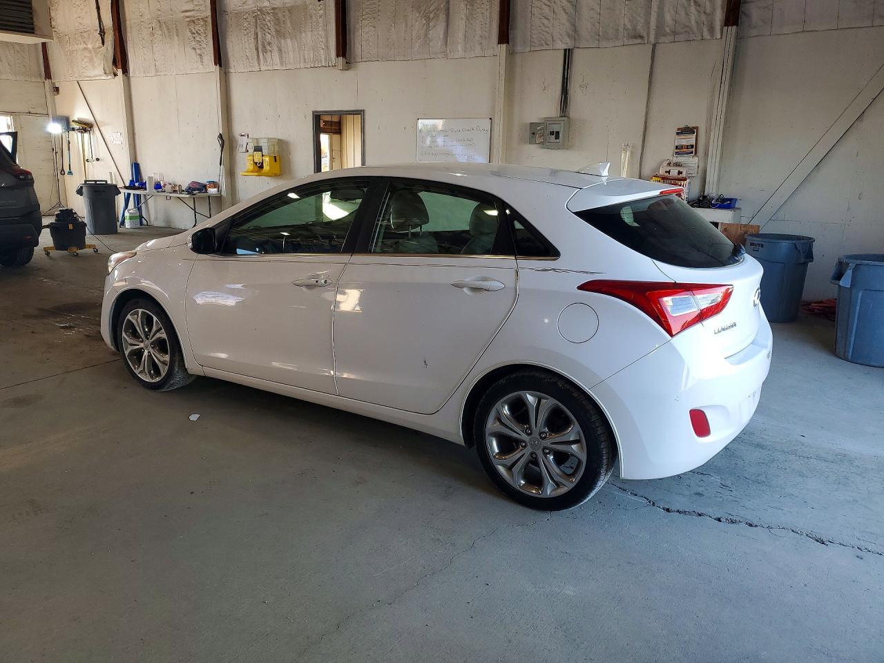 2014 Hyundai Elantra Gt Base White vin: KMHD35LH1EU188840