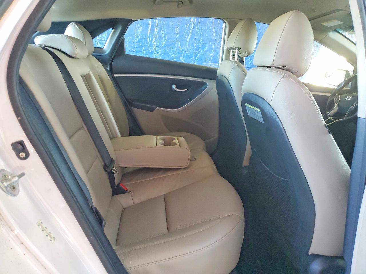 2014 Hyundai Elantra Gt Base White vin: KMHD35LH1EU188840