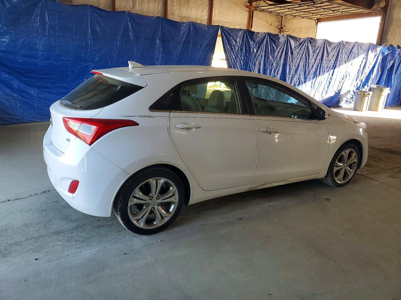 2014 Hyundai Elantra Gt Base White vin: KMHD35LH1EU188840