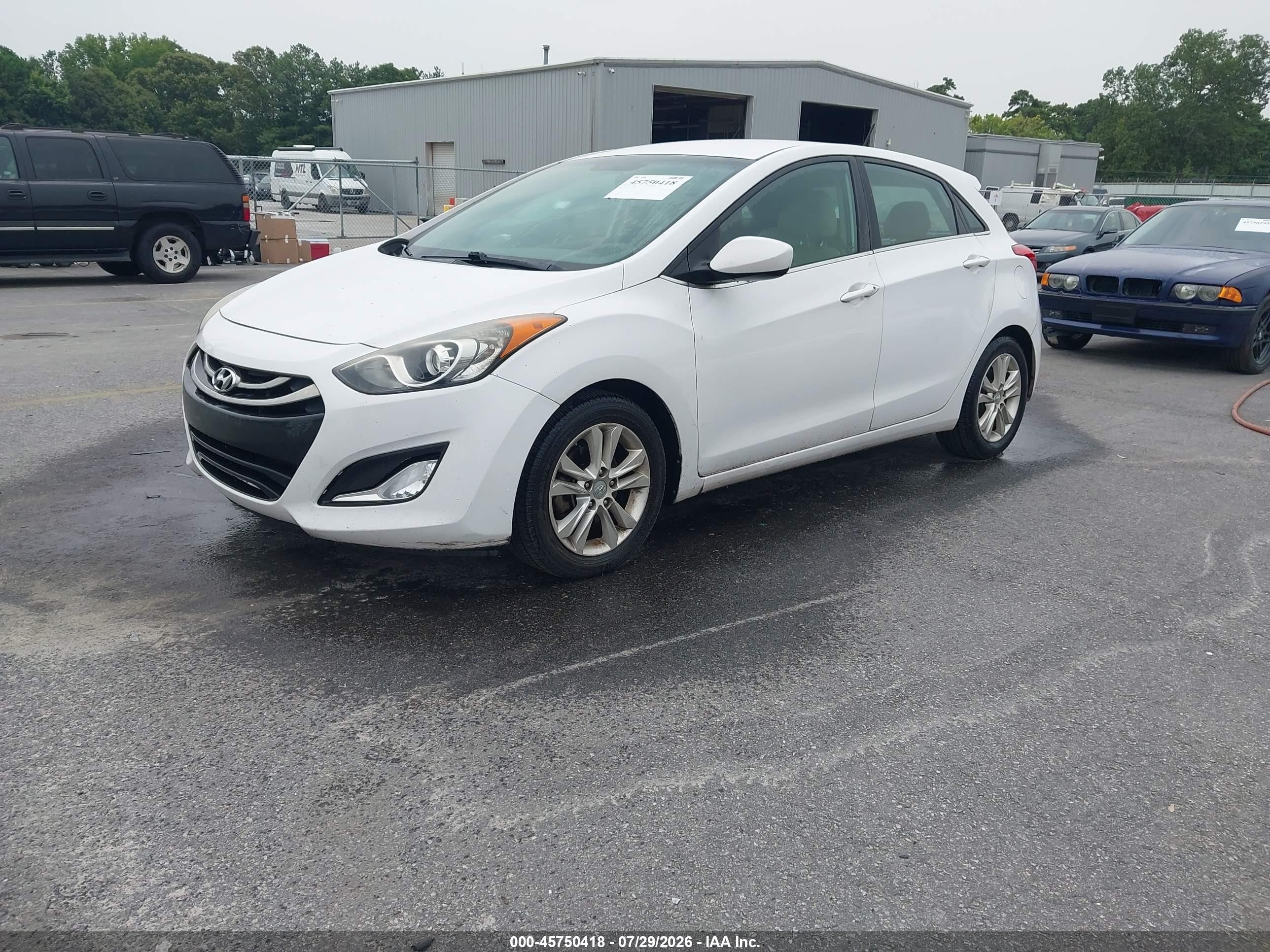 2014 Hyundai Elantra Gt   White vin: KMHD35LH1EU211243