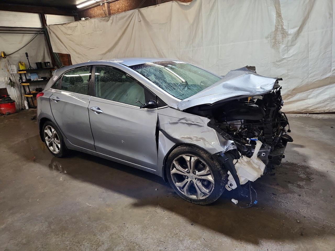 2014 Hyundai Elantra Gt Base Silver vin: KMHD35LH1EU216037