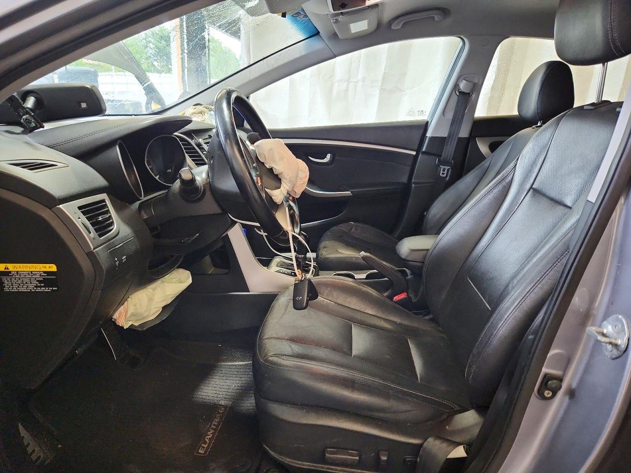 2014 Hyundai Elantra Gt Base Silver vin: KMHD35LH1EU216037
