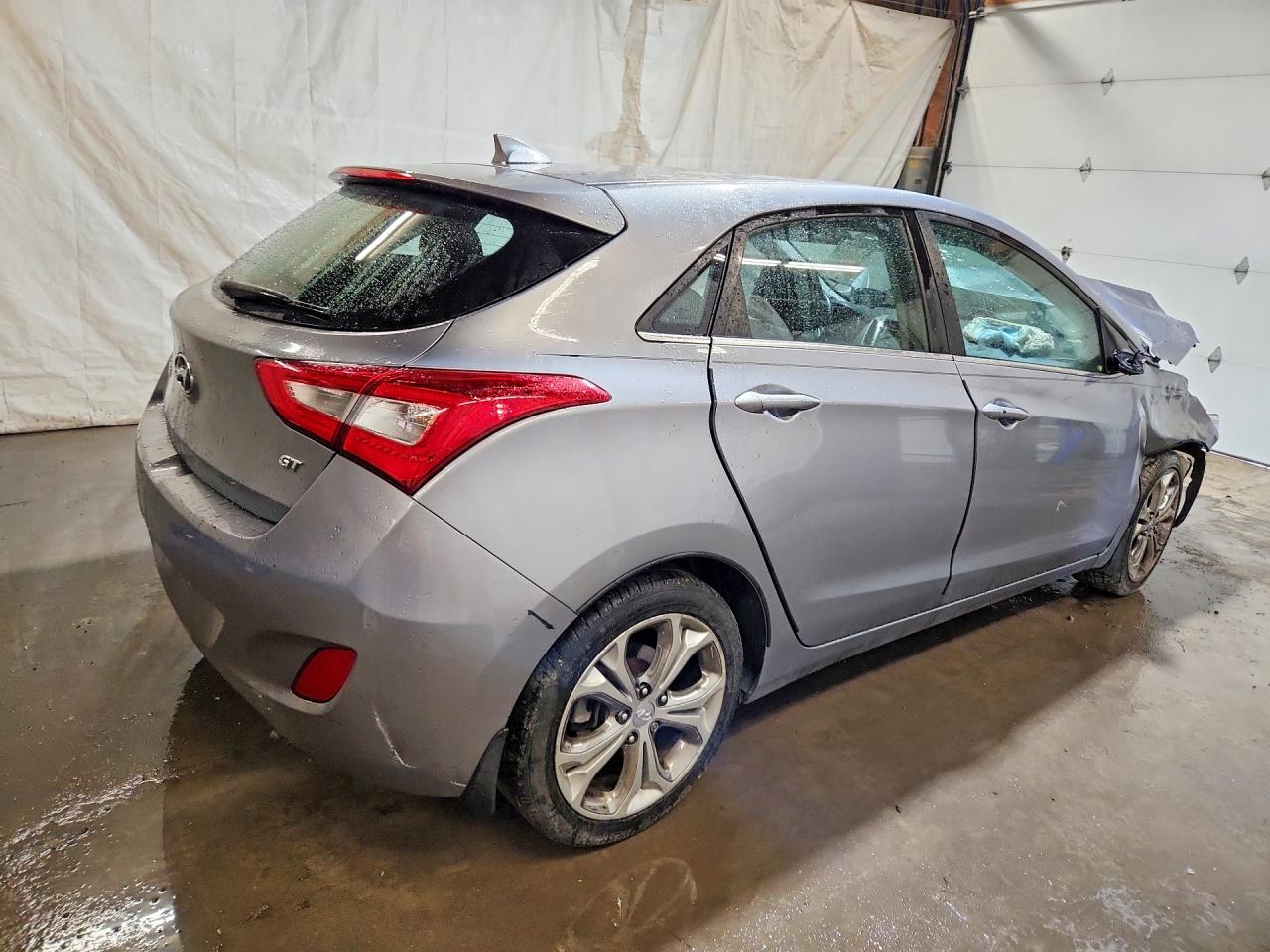 2014 Hyundai Elantra Gt Base Silver vin: KMHD35LH1EU216037