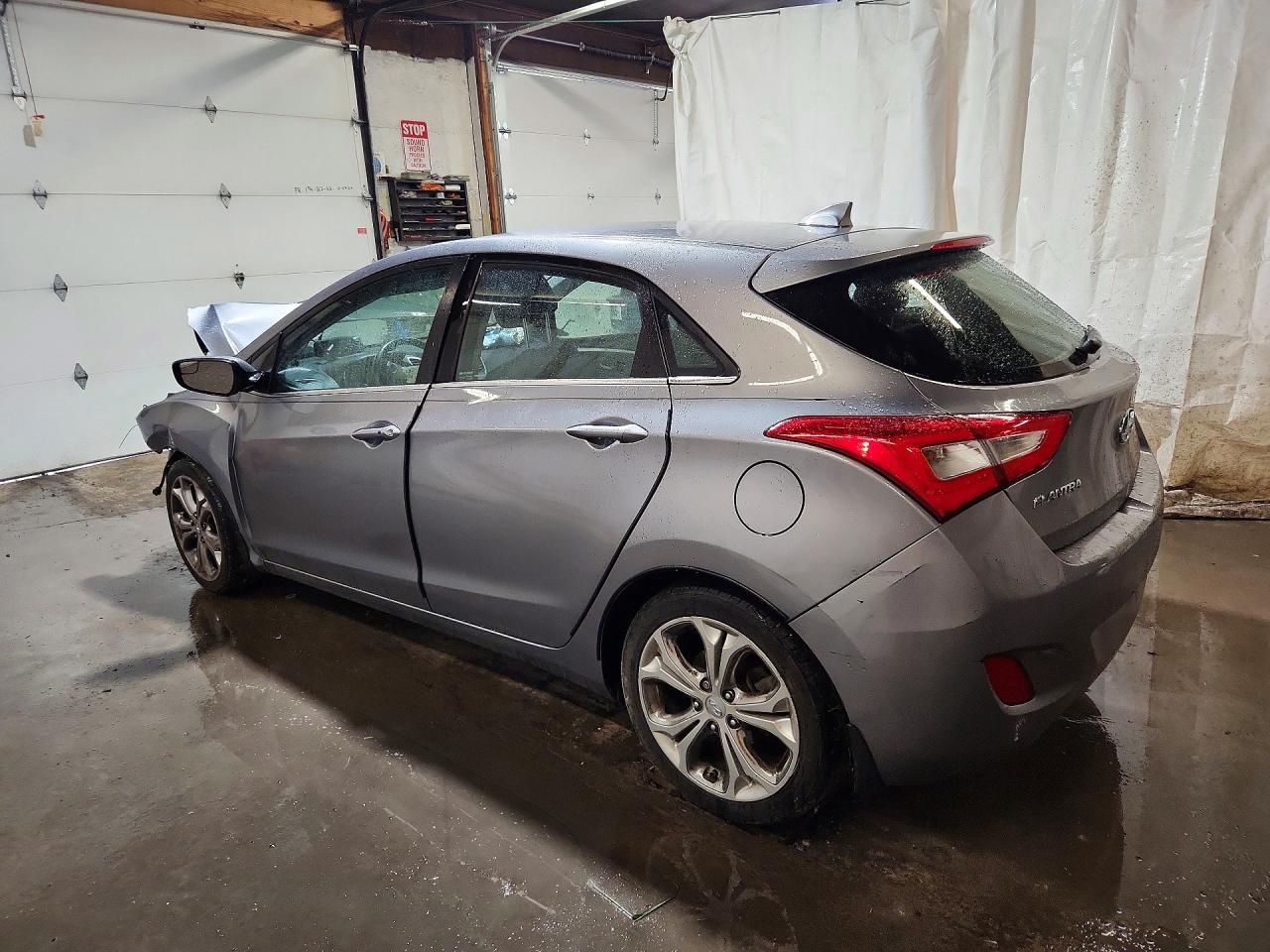2014 Hyundai Elantra Gt Base Silver vin: KMHD35LH1EU216037