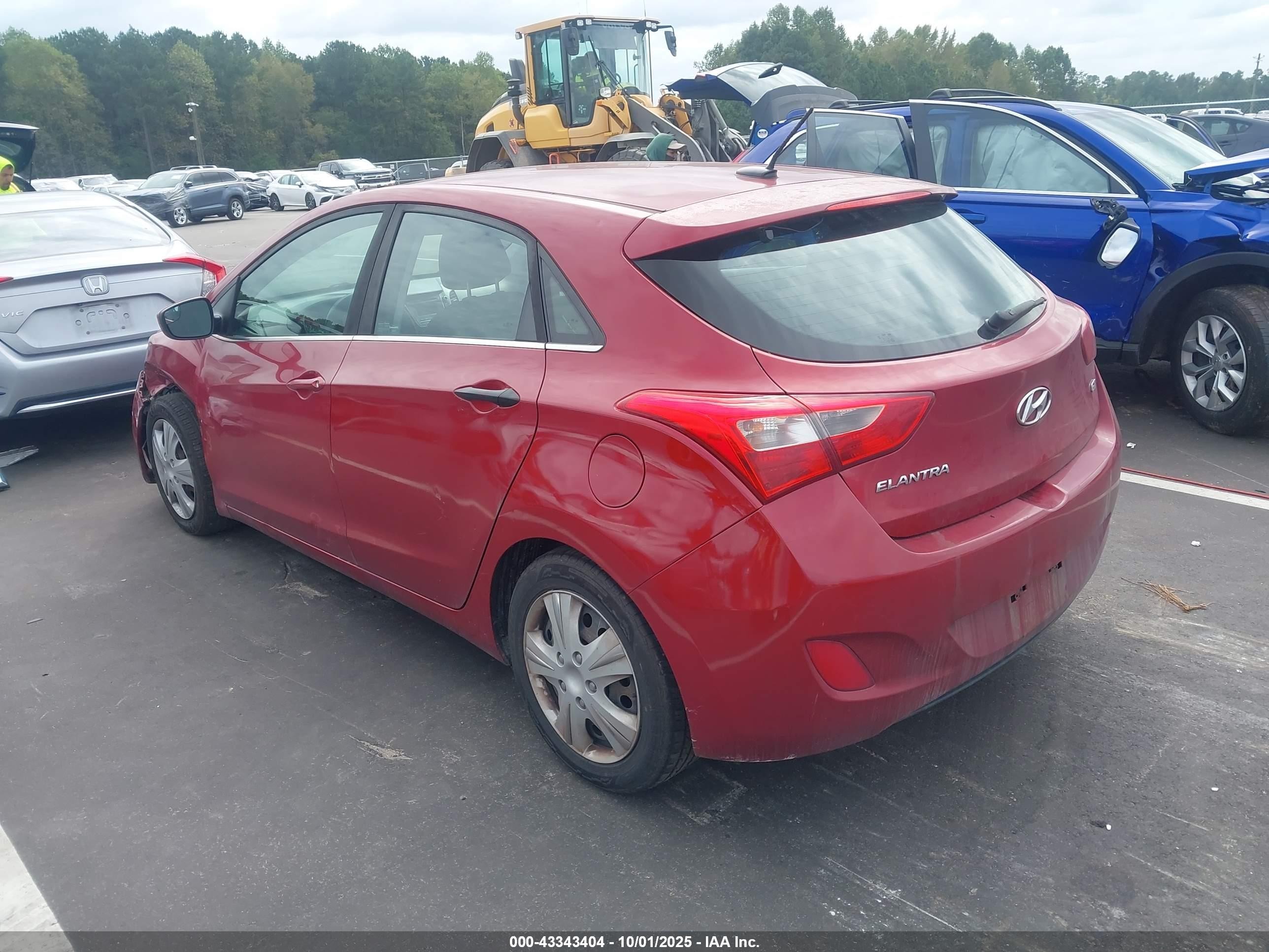 2017 Hyundai Elantra Gt   Red vin: KMHD35LH1HU381008