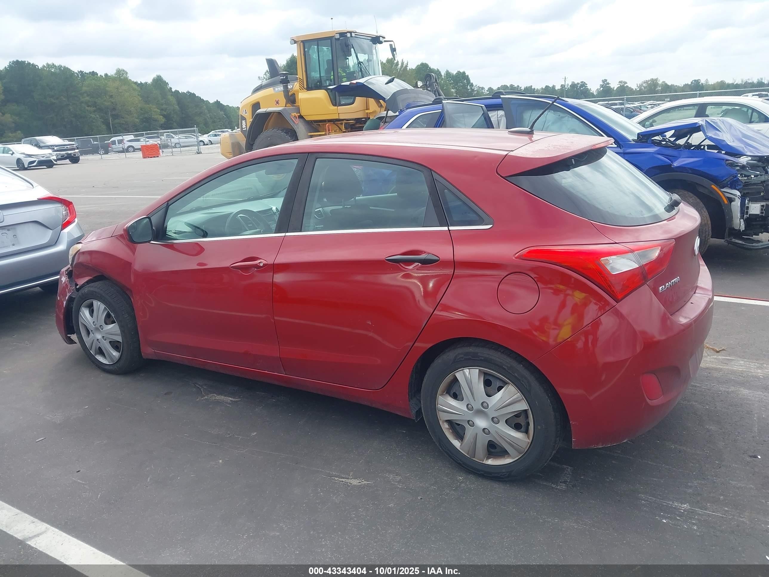 2017 Hyundai Elantra Gt   Red vin: KMHD35LH1HU381008