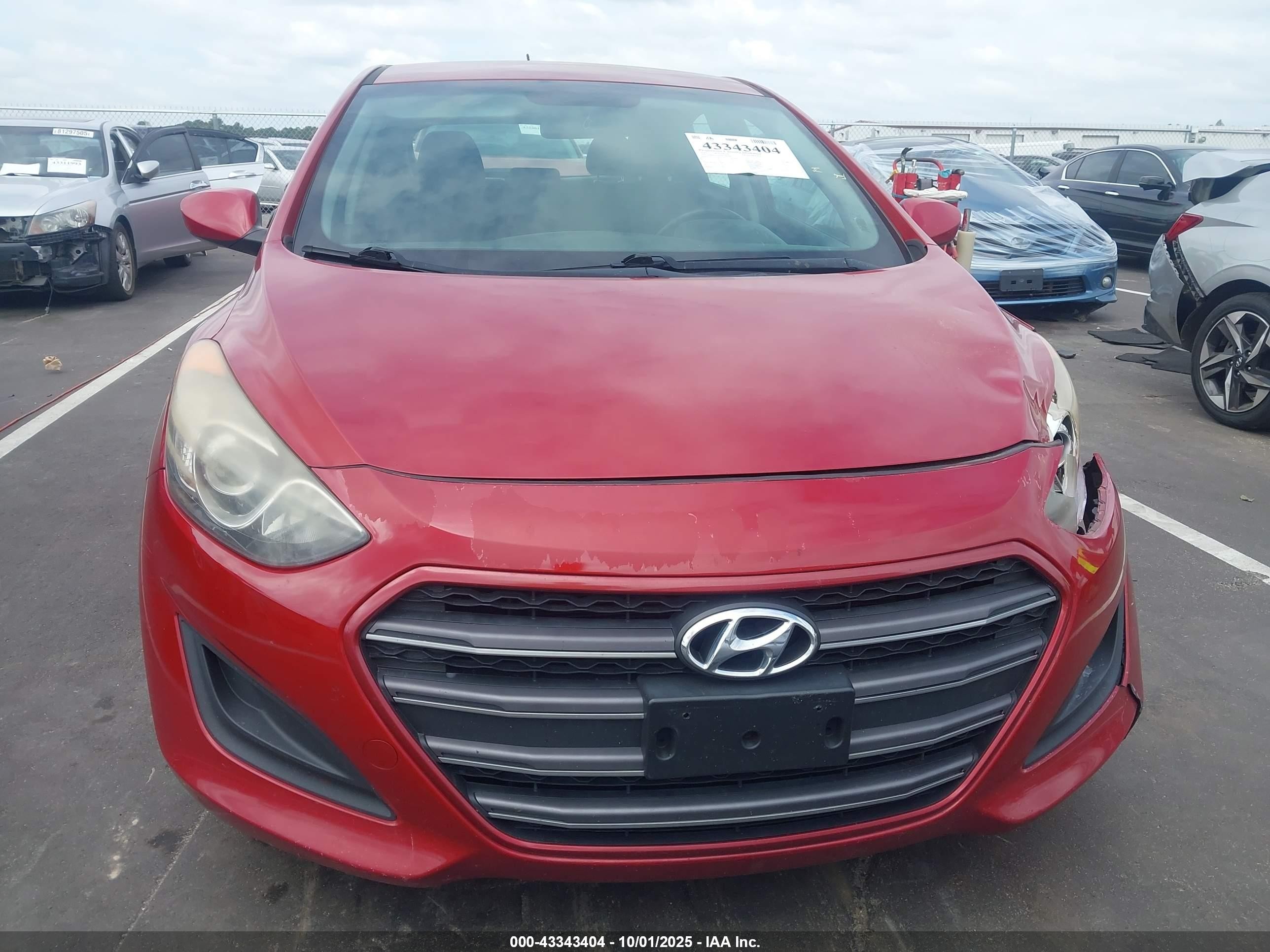 2017 Hyundai Elantra Gt   Red vin: KMHD35LH1HU381008