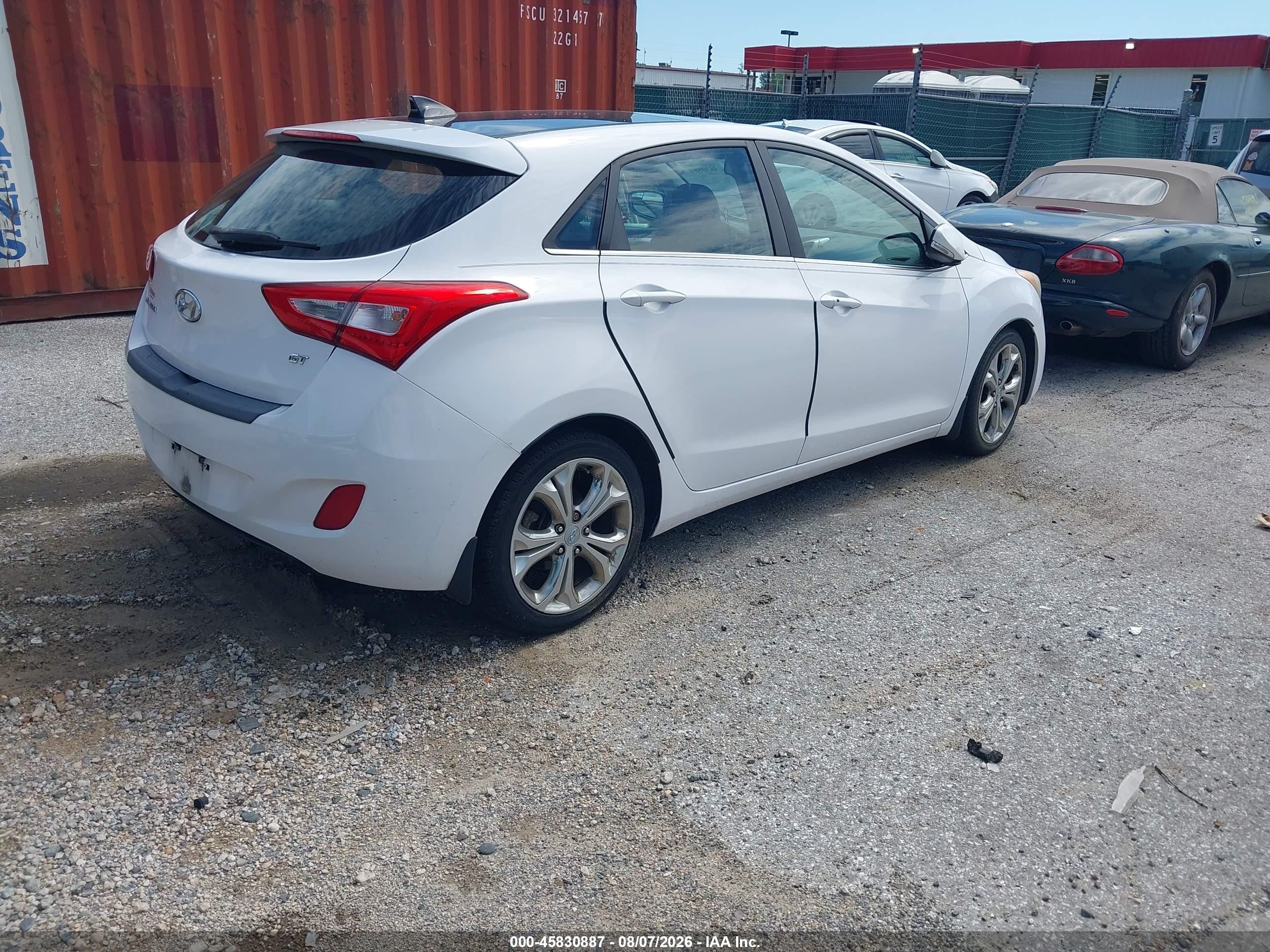 2014 Hyundai Elantra Gt   White vin: KMHD35LH2EU164854